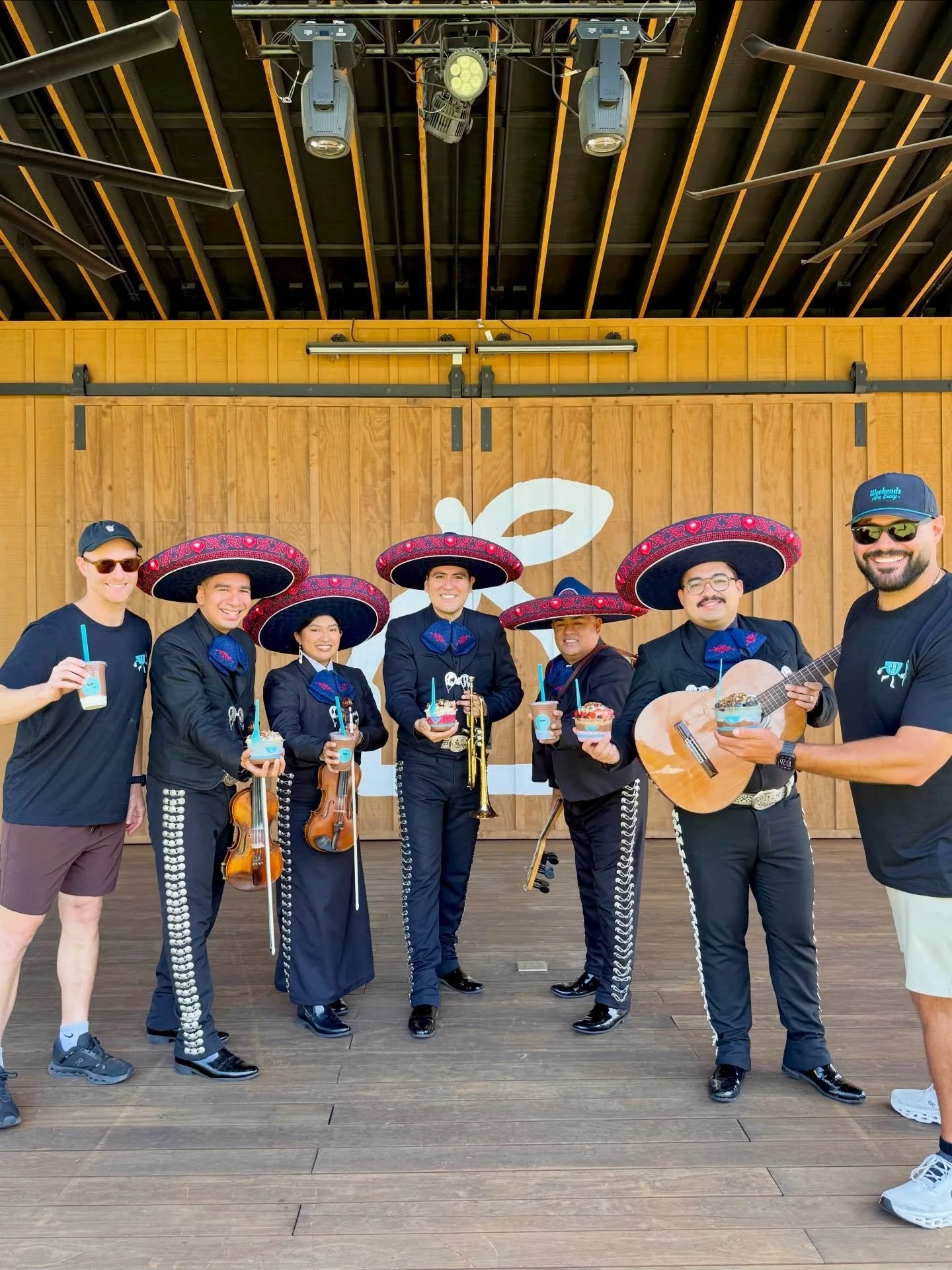 Happy Cinco de Mayo!🇲🇽 Come celebrate with us at Blue Bowl with our NEW Mexican Chocolate Protein base.🍫