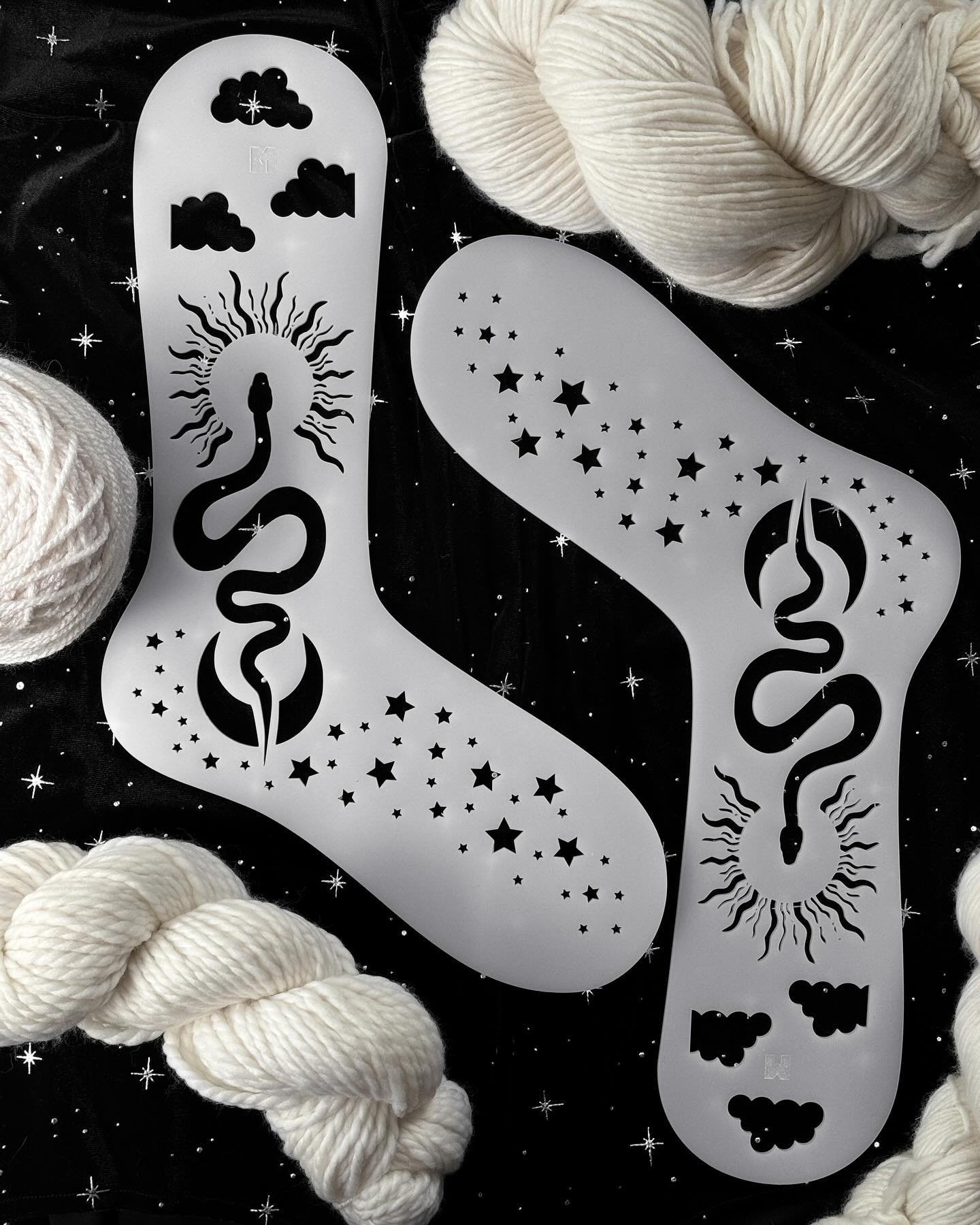 Celestial Snake sock blockers are the prettiest addition  to your sock knitting fixation🐍🧦🌌

#oddknotsandthreads #sockknittersofinstagram #sockblockers #knittinglove #crochetlove #knittersgonnaknit #sockknitter #yarnlife #selfishcrochet #knittings
