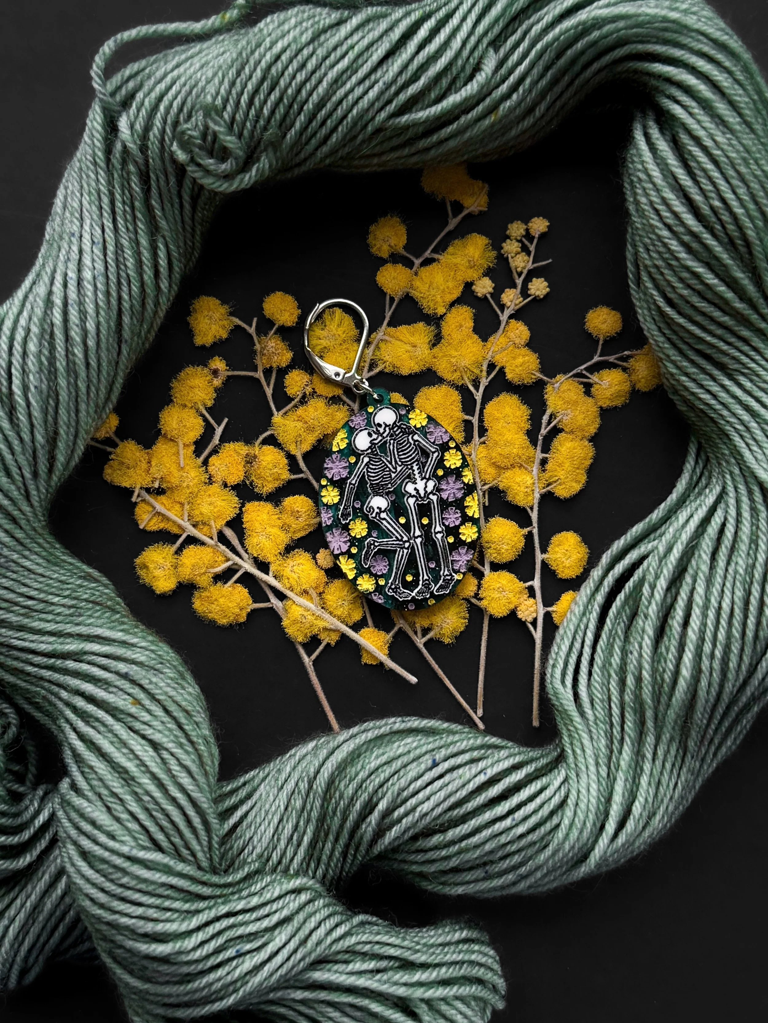 🌼The Lovers Progress Keeper🌼

Inspired by the ancient lovers discovered at the Hasanlu archaeological site. 💀

Swipe to see the inspiration for this piece. 

🎃HALLOWEEN NOTIONS DROP SUNDAY 10/4 AT 12PM EST🎃

#autumnknitting #cozycrochet #yarnart