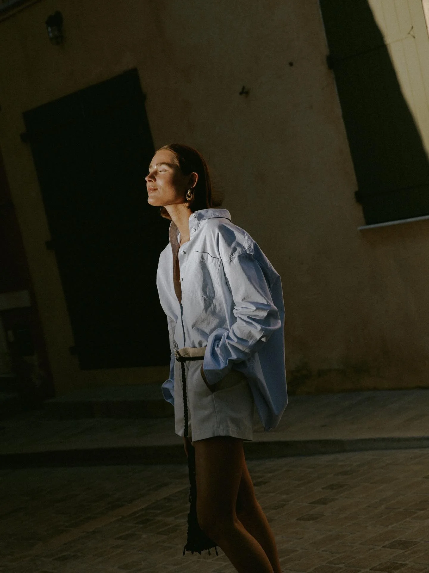 Basking in that perfect light, beauty @veravanerp from the @jcrew archive 🇫🇷