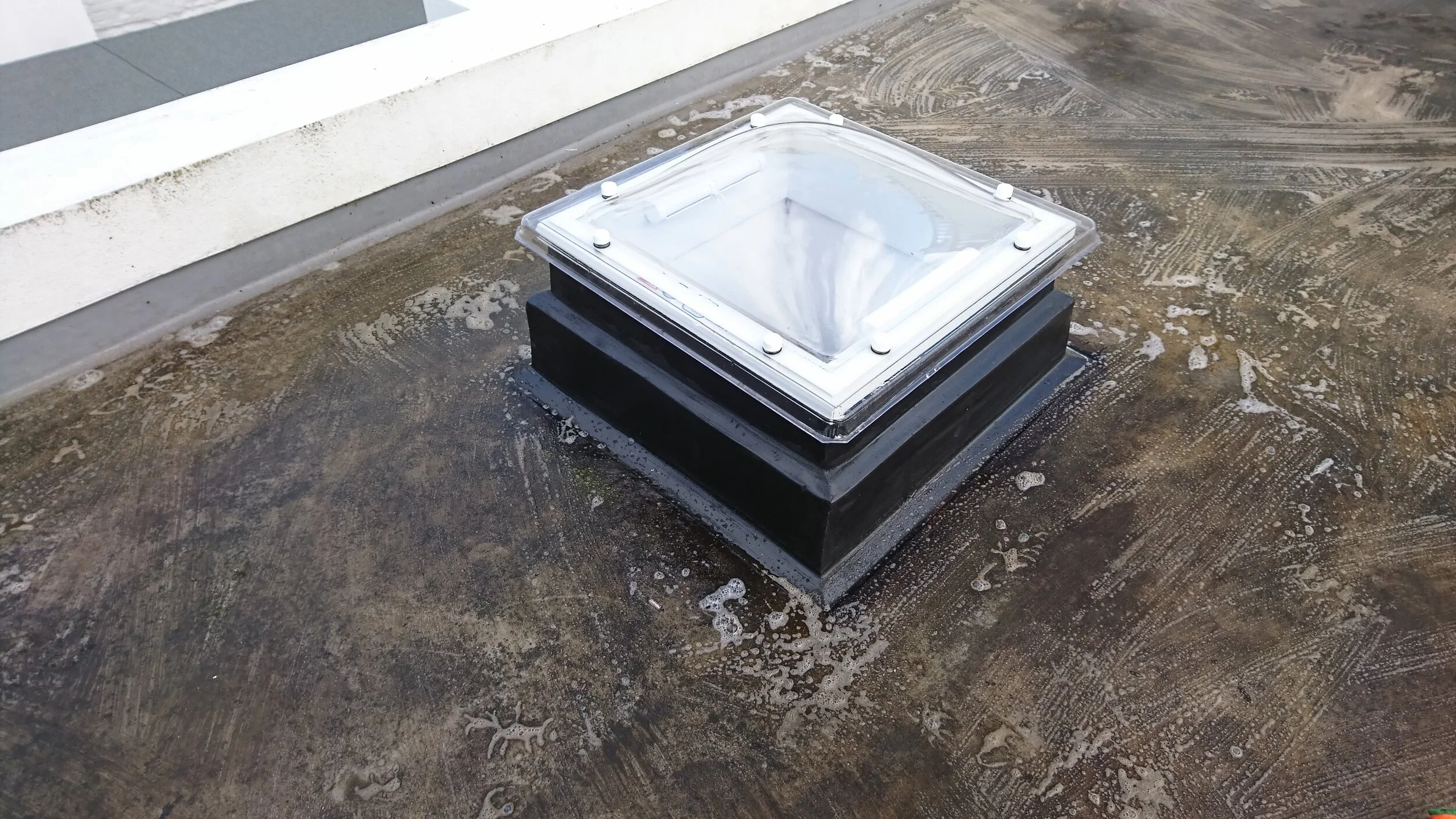 Roof light installation