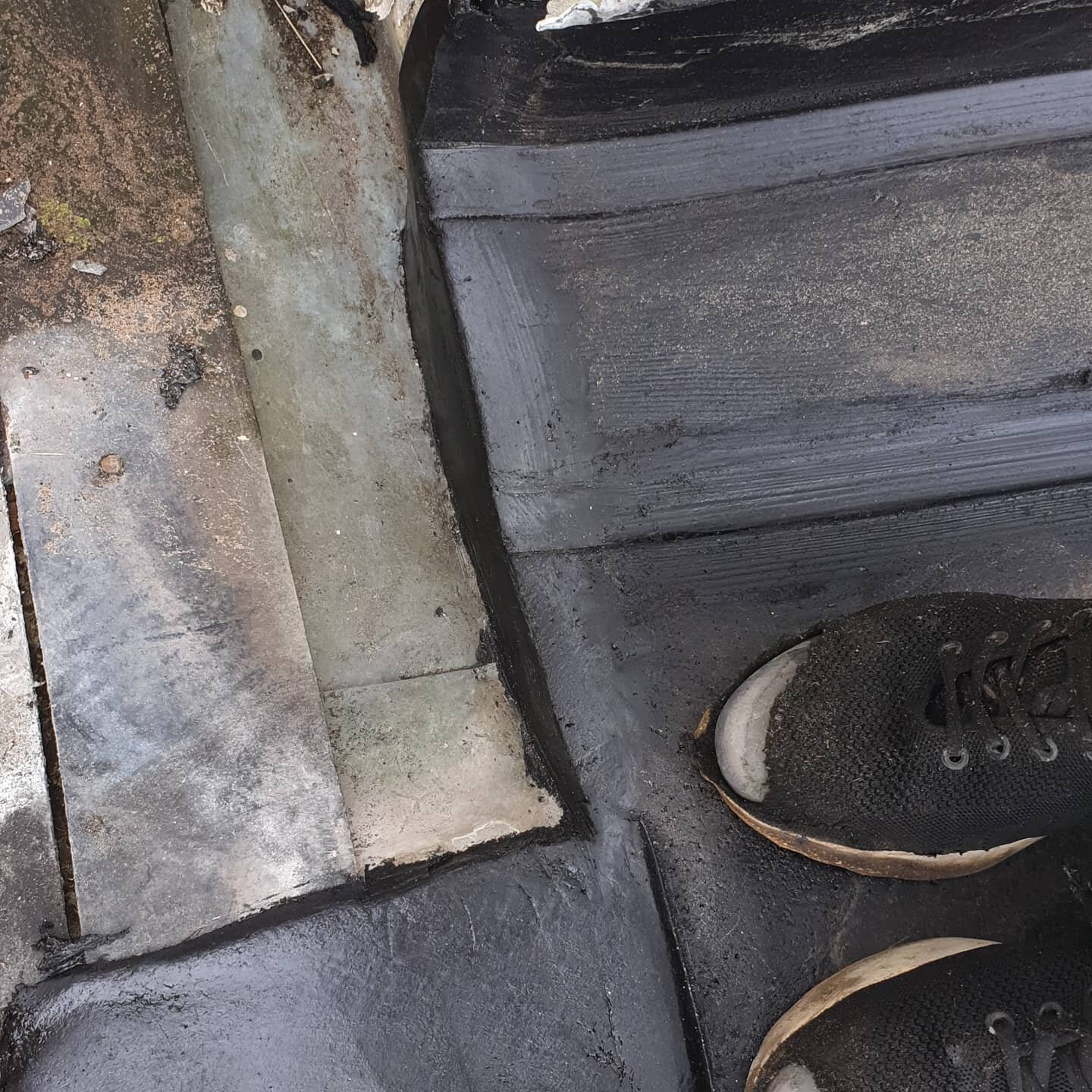2 x 9m asphalt gutters completed today in Brighton, Sussex, both gutters stripped out back to the roof decking and renewed with mastic asphalt.

#masticasphaltshoreham #masticasphaltworthing #masticasphaltbrighton #shorehamflatroofing  #brightonflatr