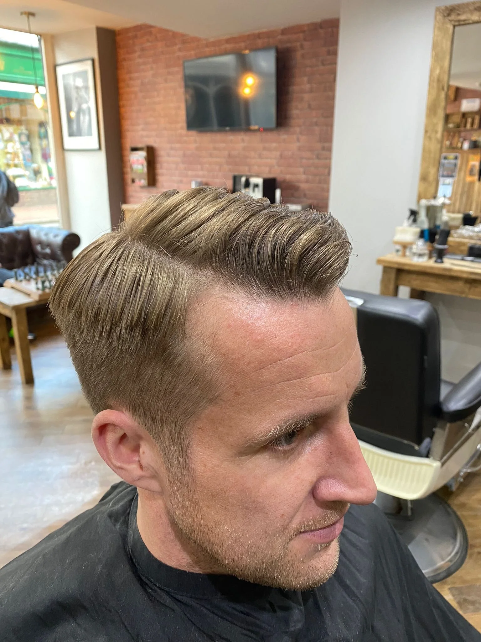 Middle Row Barbers - haircut