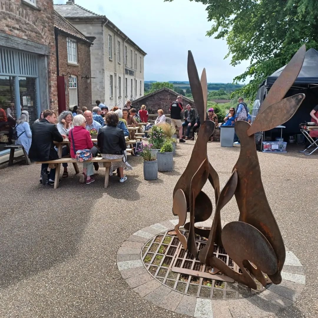 Emma Stothard Hares in Talbot Yard Spring FLF 2022 - Photo Credit - Roost Coffee.jpg