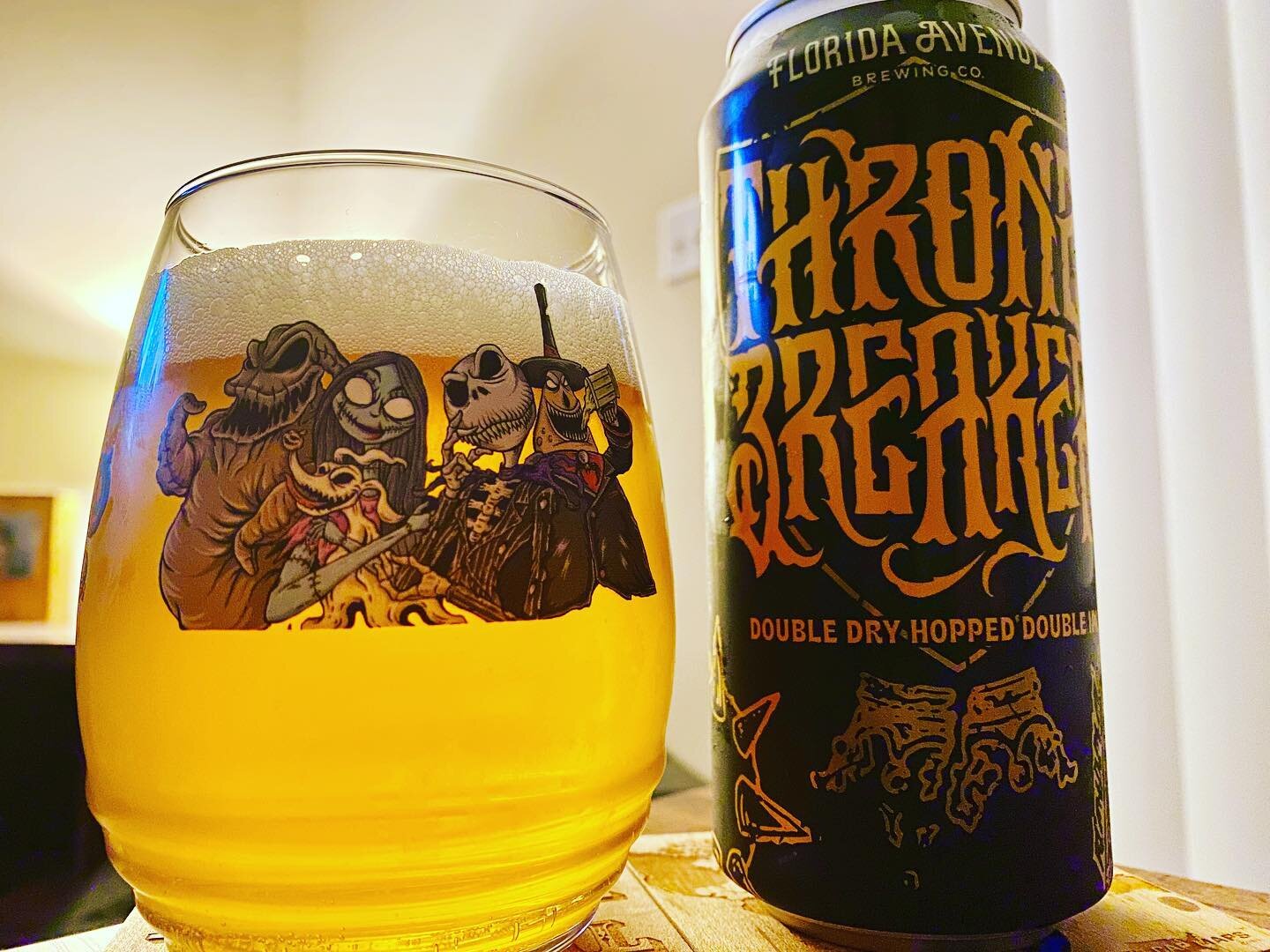 Throne Breaker from @floridaavebrewing Now that this crazy Wednesday is over, this double IPA, clocking in at 8.1% ABV is just right 👑 #dipa #podcastersofinstagram #craft #craftbeer #tapthecraft #beer #ipa