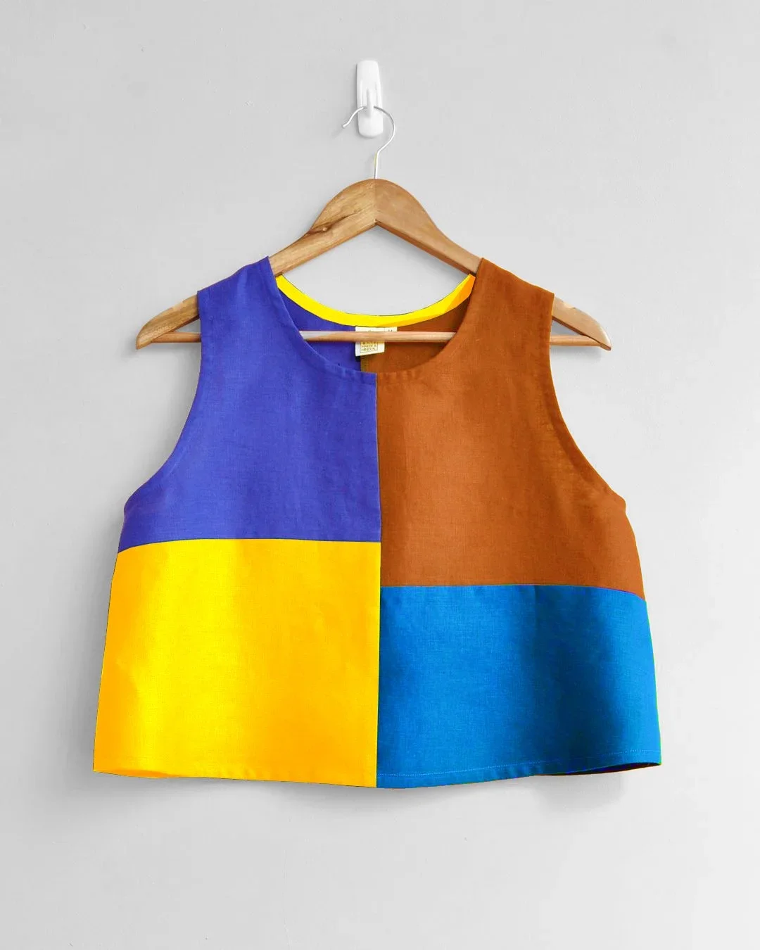 Crop_top_01.webp