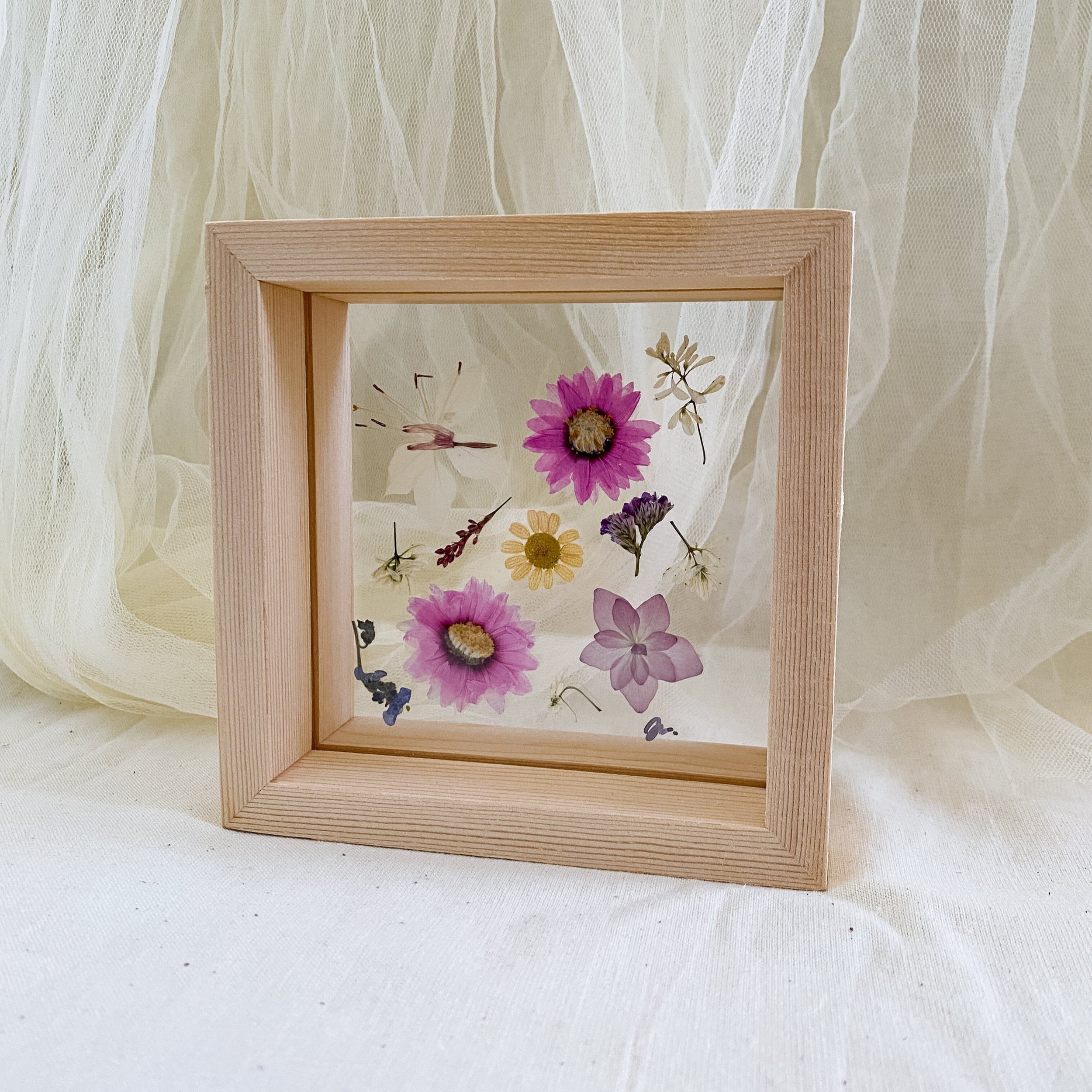 real-flowers-in-a-frame-gift.jpg