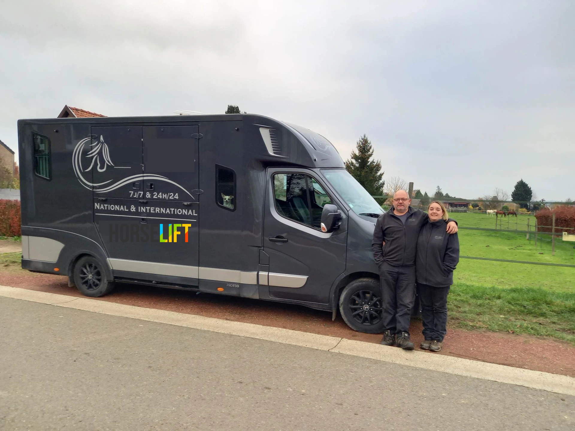 Trsp. 163 Van side.png