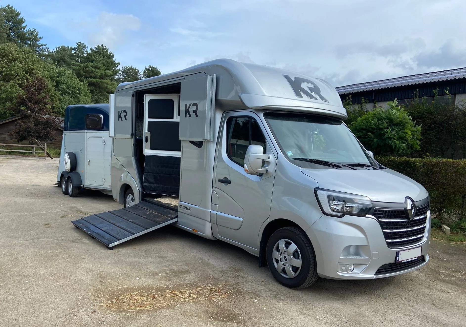 Trsp. 169 Van entrance 2.jpg