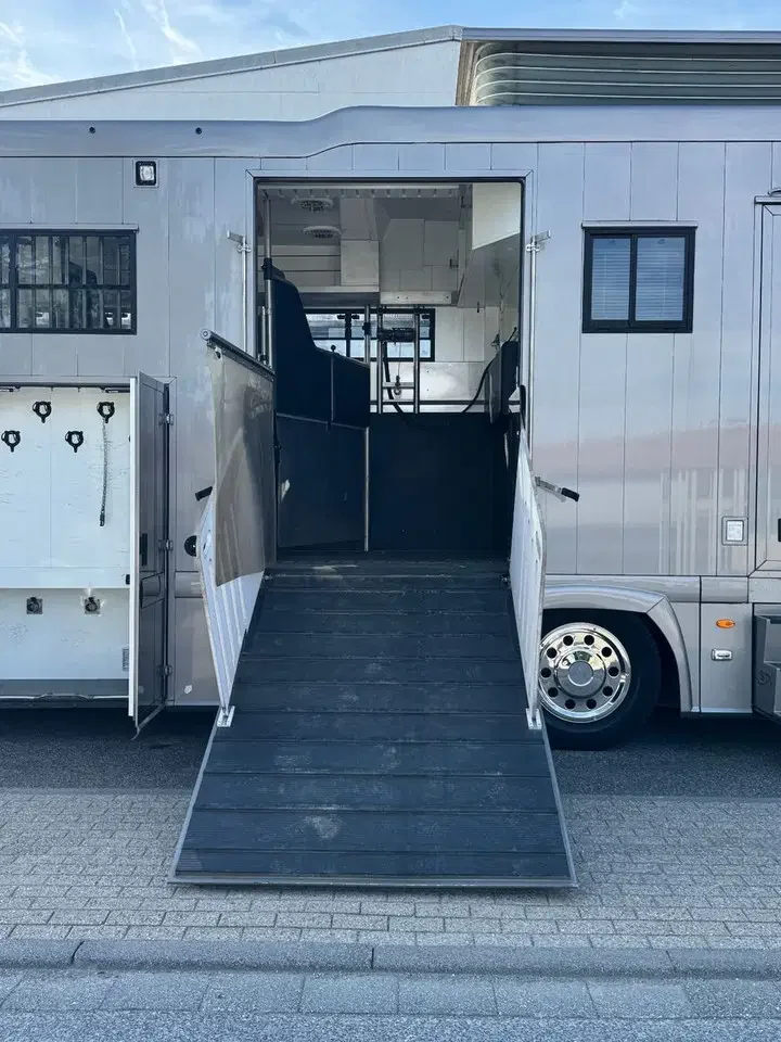 9a531803e5121646e80c5383df785789 (1).webp