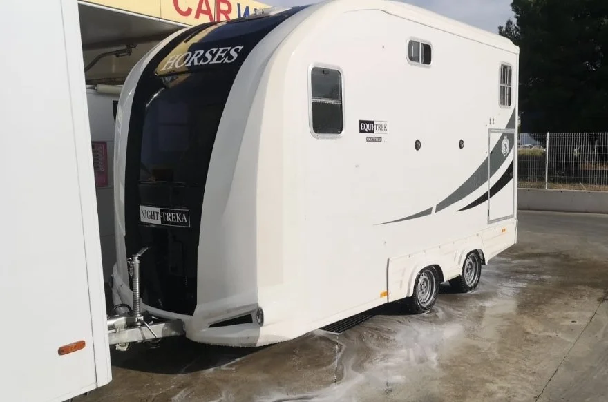 184. Trailer front.jpg