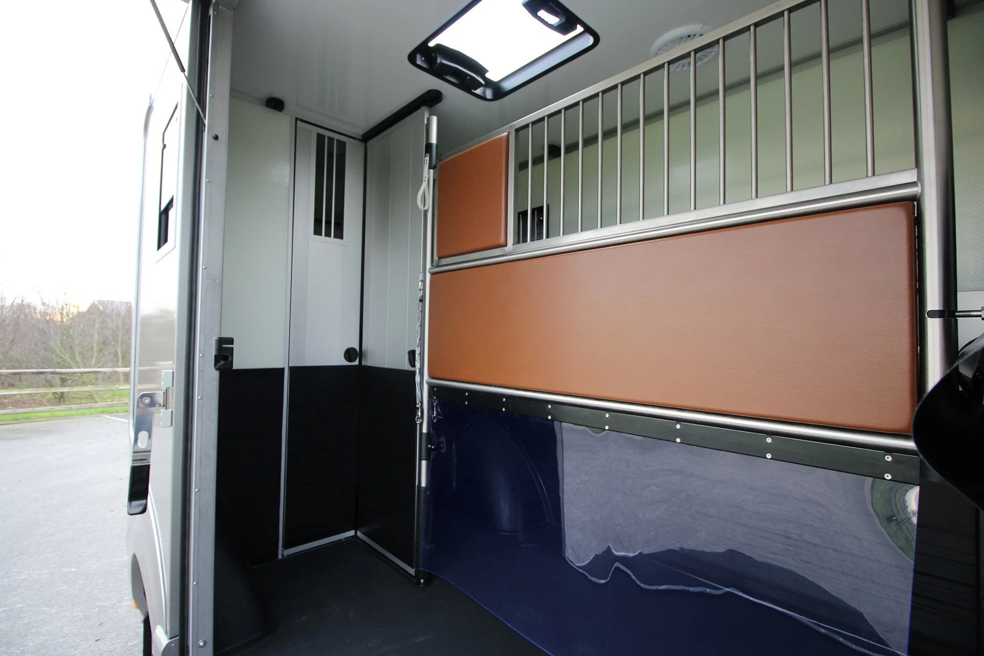 complete-hengsteninrichting.jpg