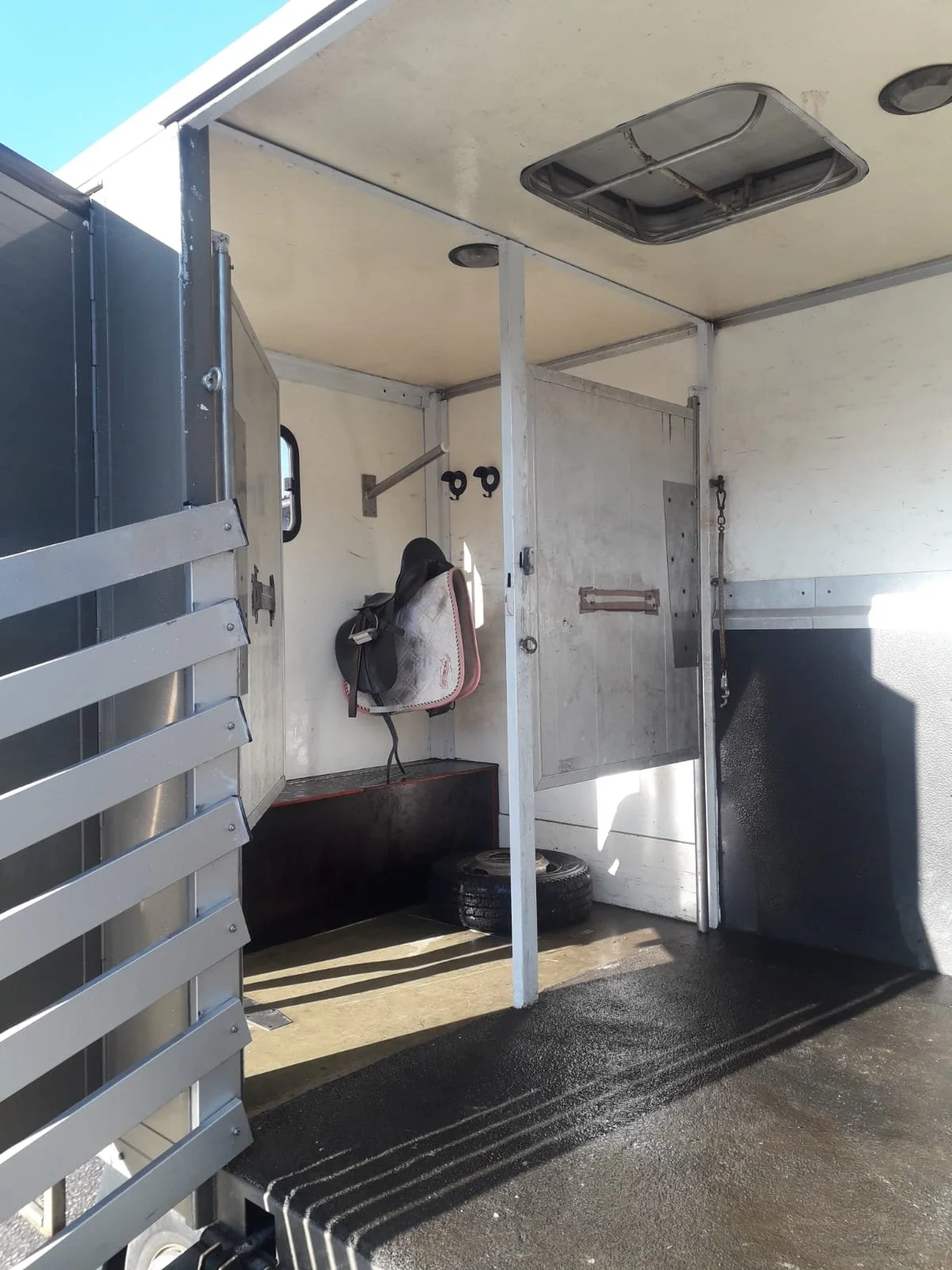 Trsp. 175 Van inside.jpg