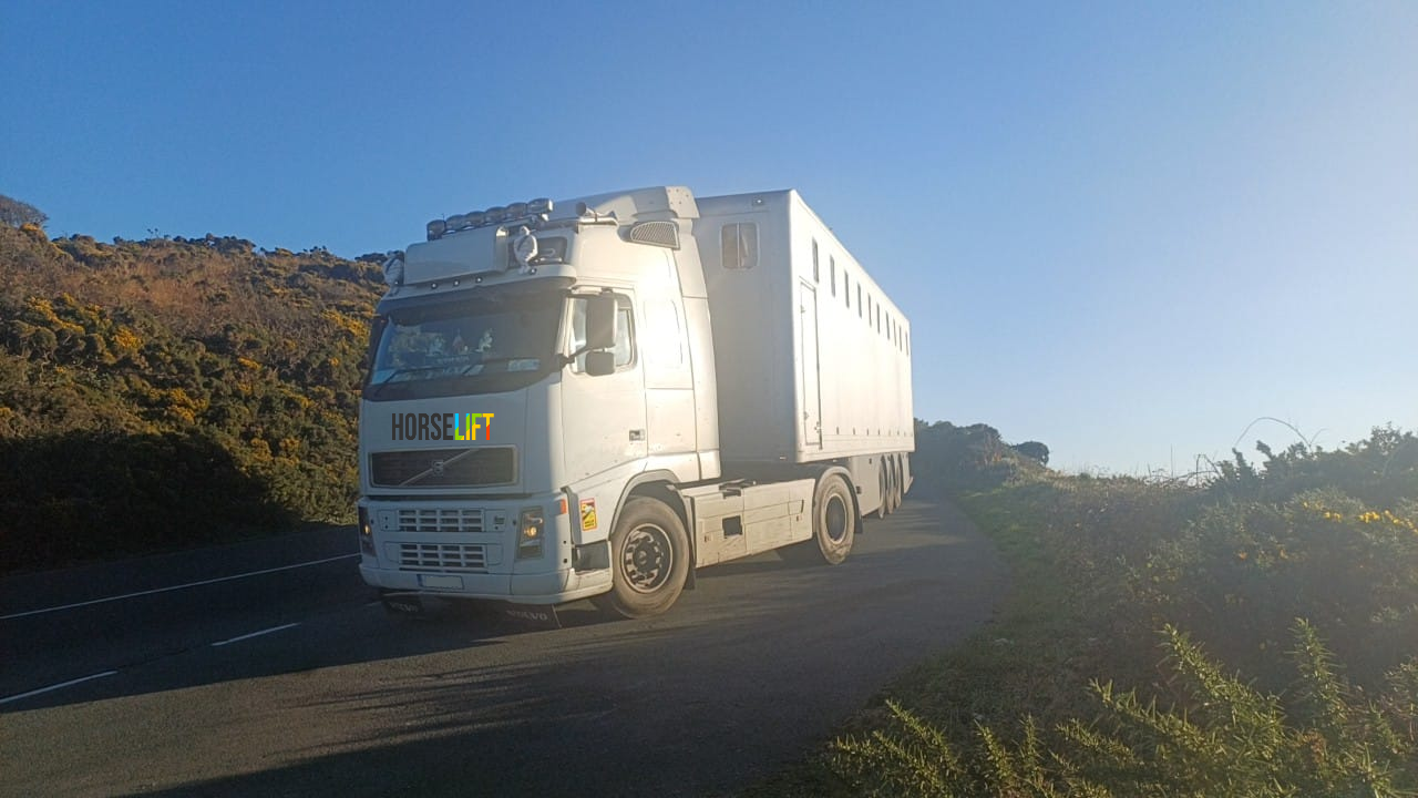 Trsp. 125 Truck on road.png