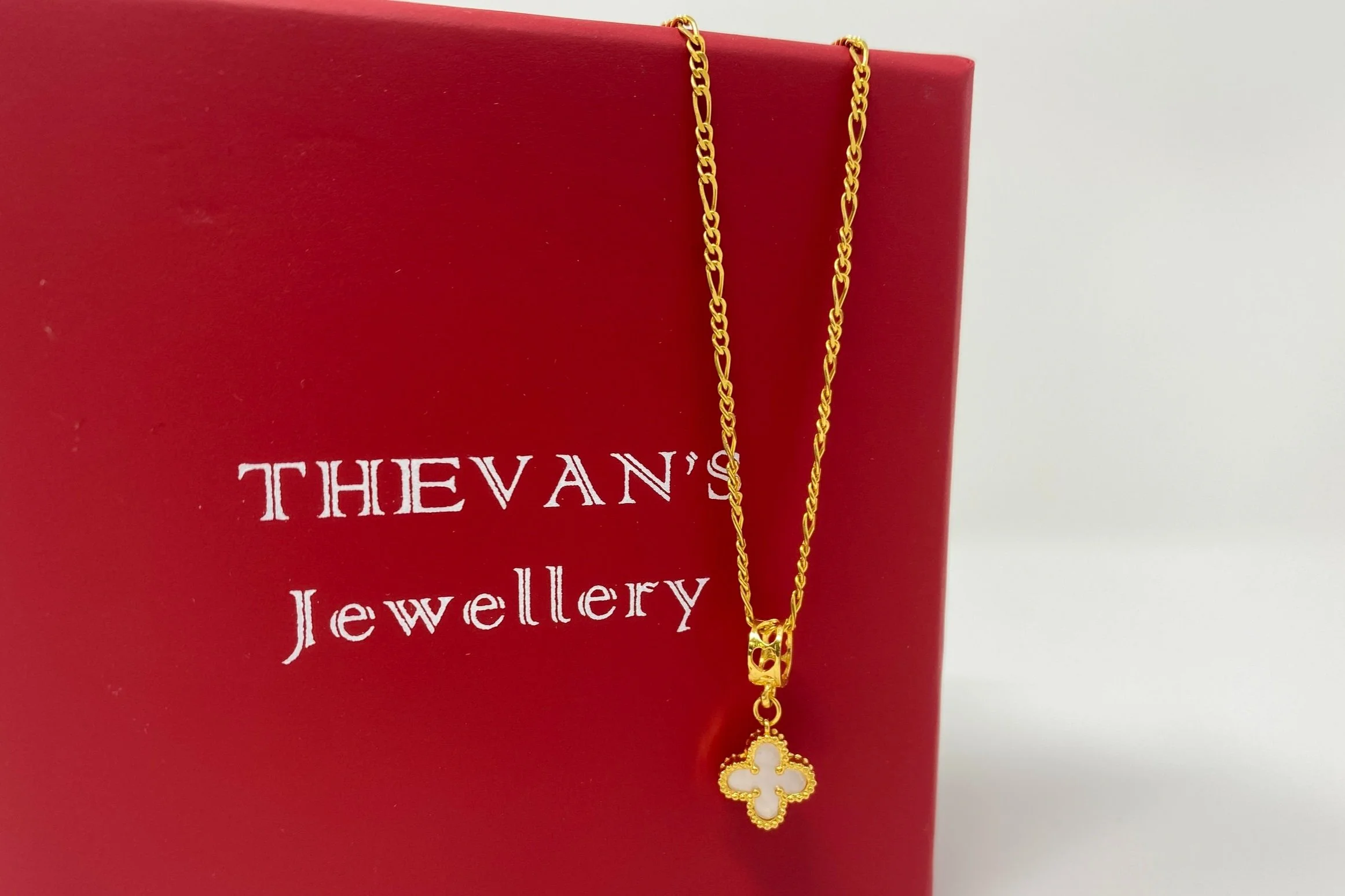 Vancleef-style Necklace