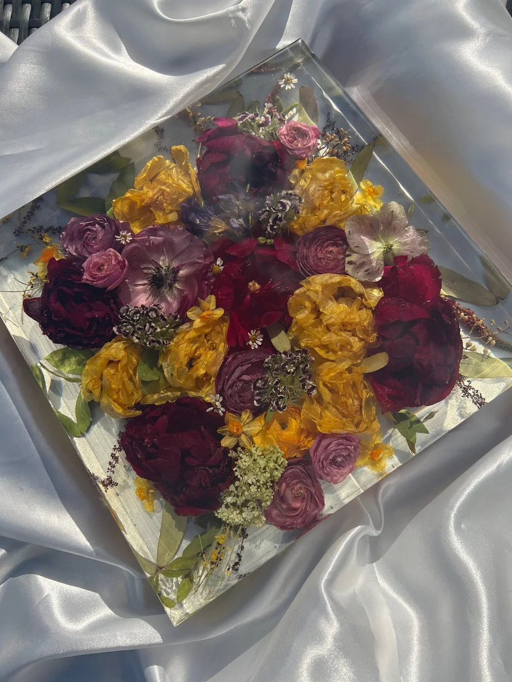 Flowers preserved outlet in resin
