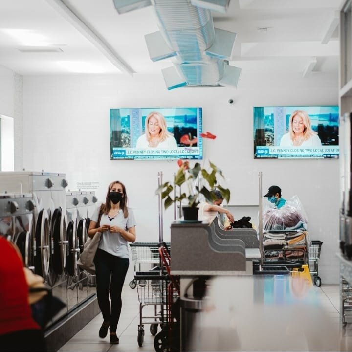 Aquarelo Laundromat Center is an eco friendly place, we provide a clean, sanitized Laundromat with superb service. Are machines wash much faster which at the end the drying time is shorter and customers get in and out quicker. 🩱👚👗🧦👖
.
To schedua