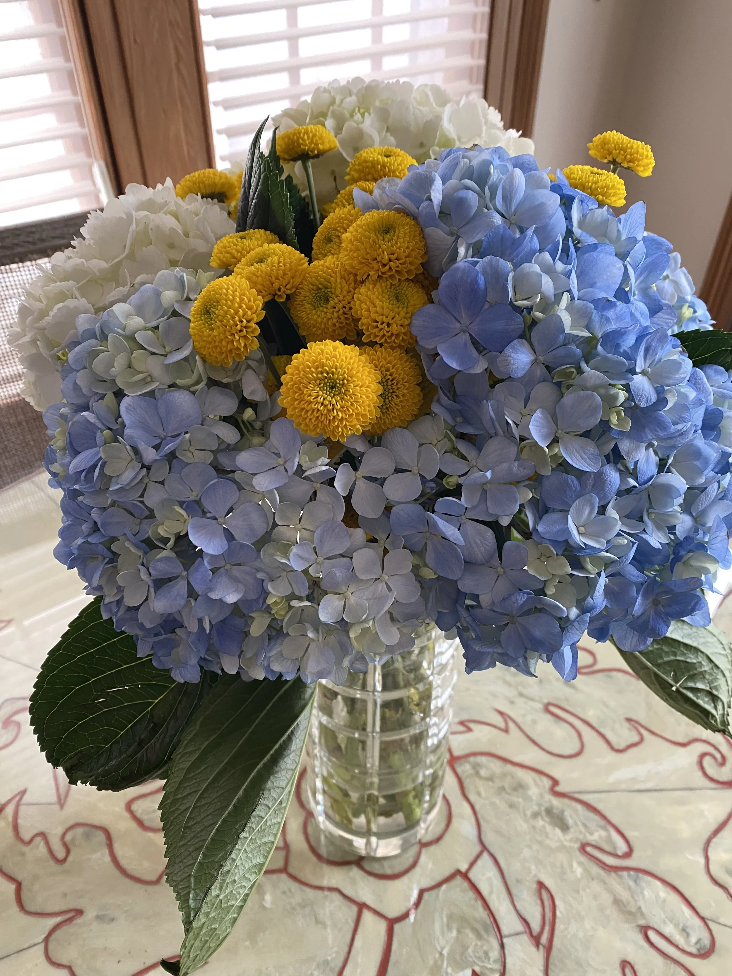 Style: Hello! Yellow