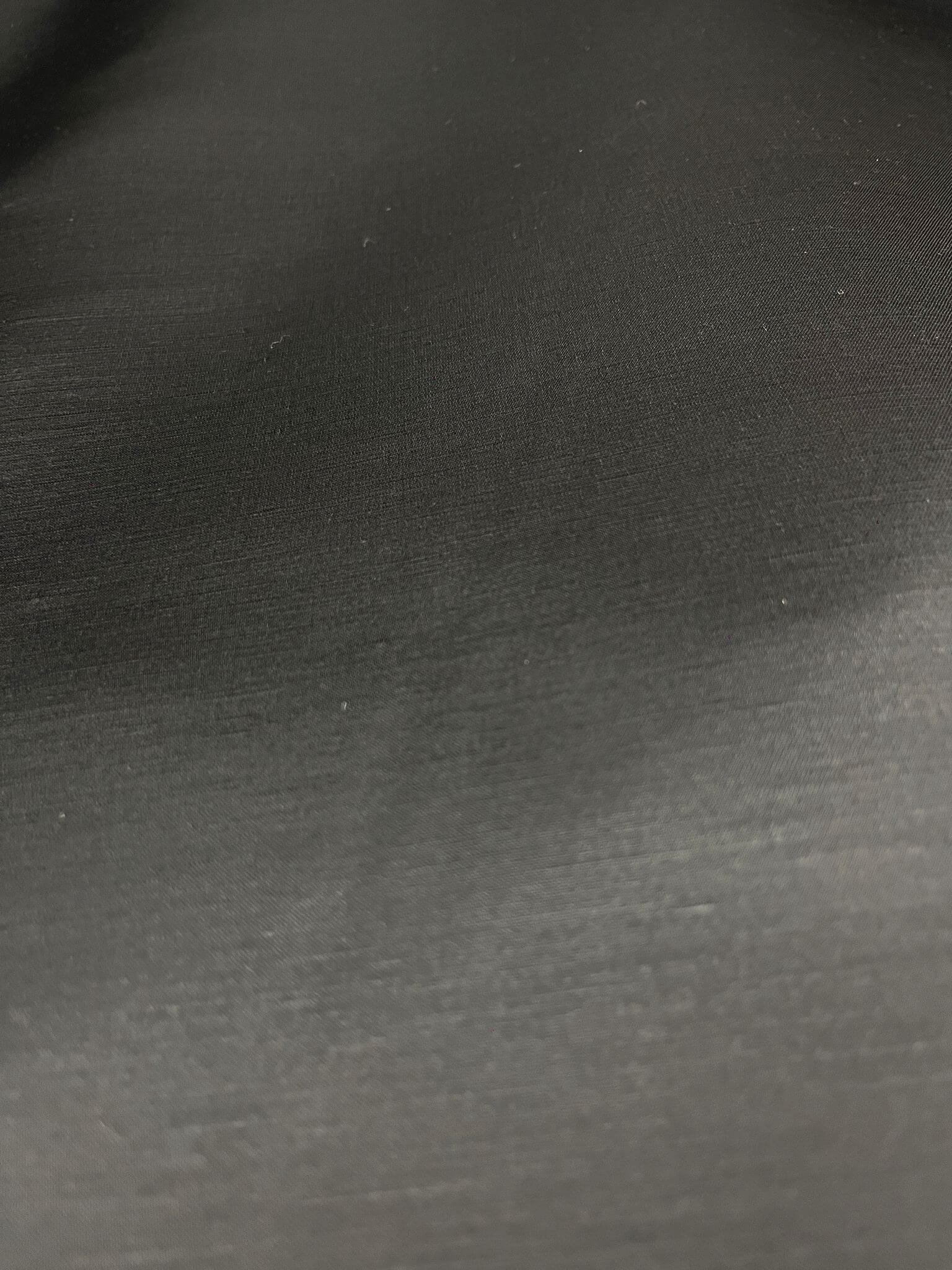 Tissu satin de soie et lin noir-entier