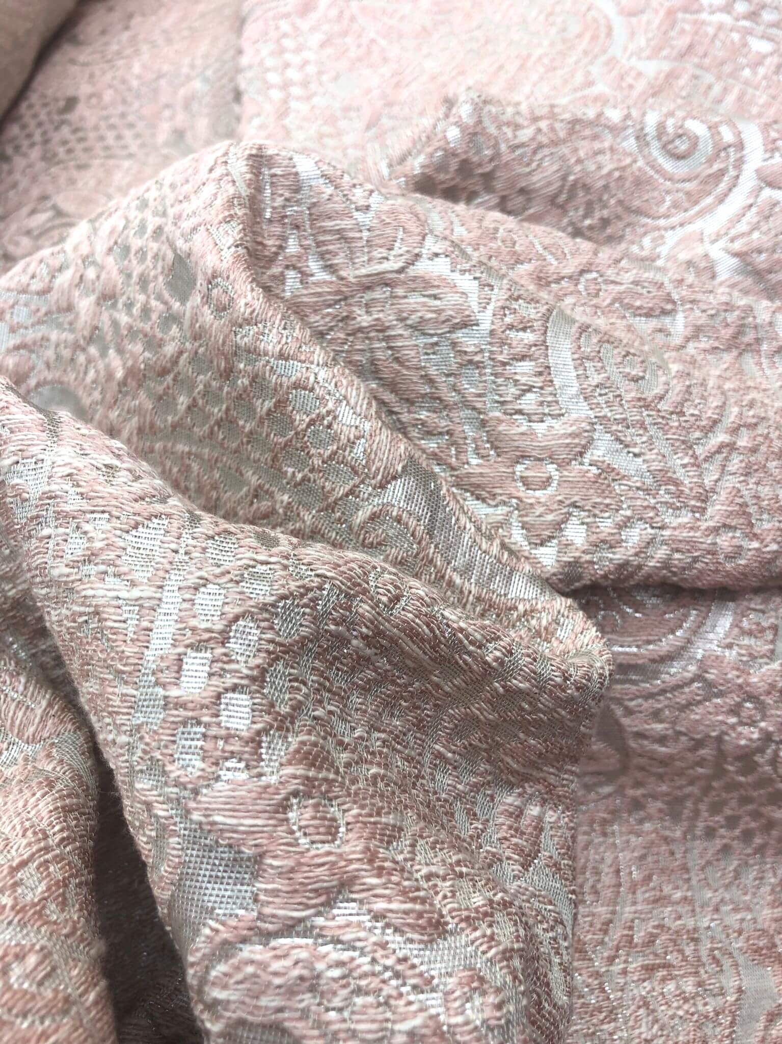 tissu Brocart soie et viscose rose et argent - drapé