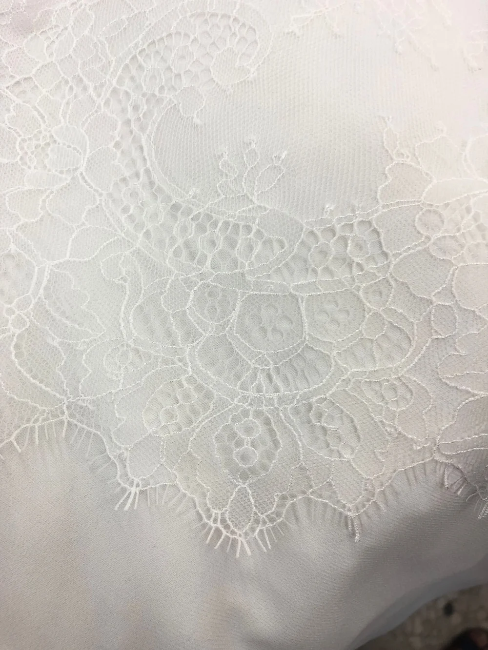 Dentelle De Calais Blanche - 3 à 5 Mètres - Lot Pour Couture, Artisanat, Vêtements - Motif Fleuri