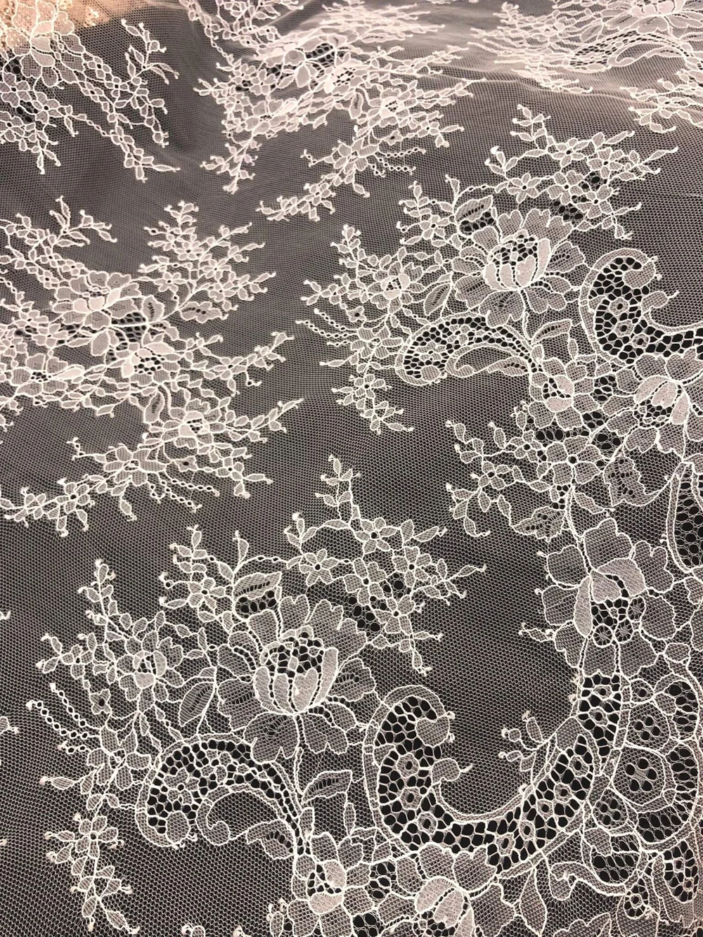 Dentelle De Calais Blanche - 5 Mètres 70, Largeur 4 Cm - Neuf