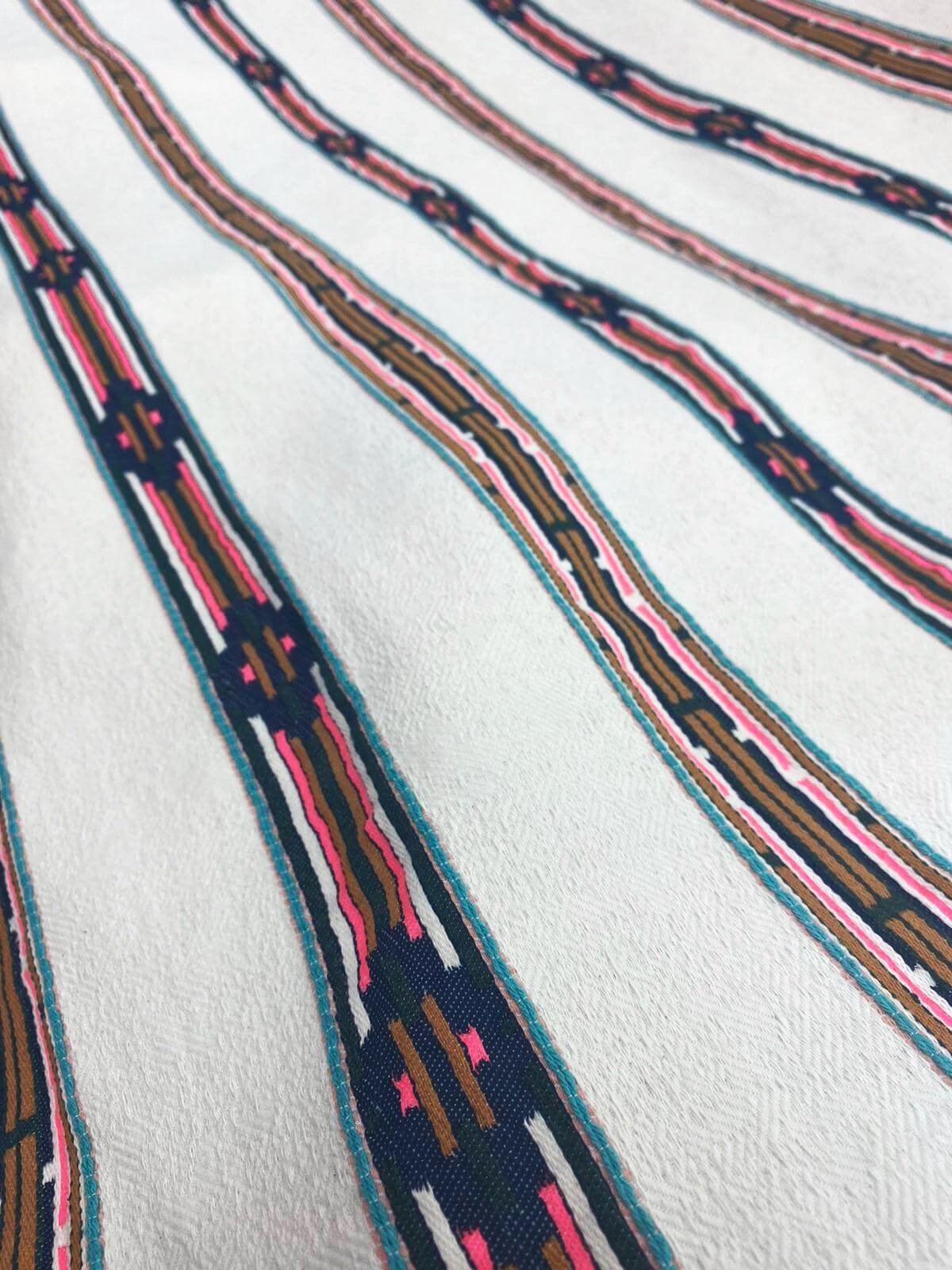 Ecru cotton fabric embroidered in strips - presentation