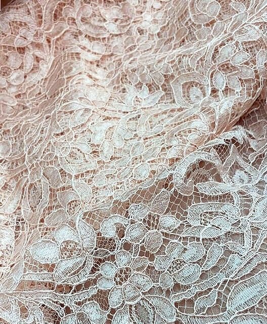 Dentelle de calais guipure saumon - zoom