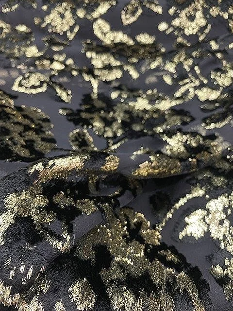 Tissu Satin Jacquard Noir Fleurs Dorées – 1,45m De Large – 20m – Décoration Et Vêtements – Neuf