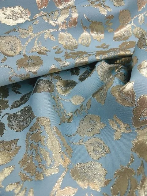 tissu Brocart à fleurs bleu pastel et or