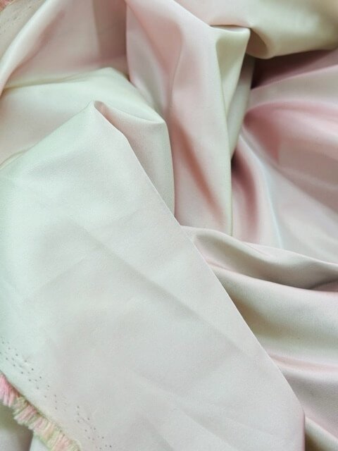 Coupon fabric taffetas changeant vert anis et rose pâle - drapé