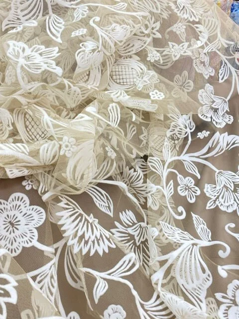Coupon De Tissu Fleuri - 87 X 94 Cm, Coton, Neuf, Fabriqué En France