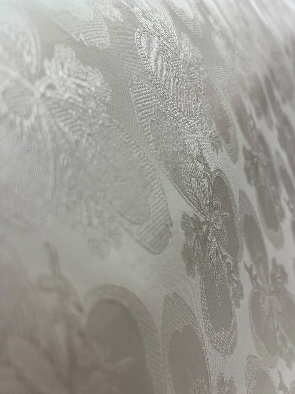 Jacquard silk with big flowers - Generaldiff