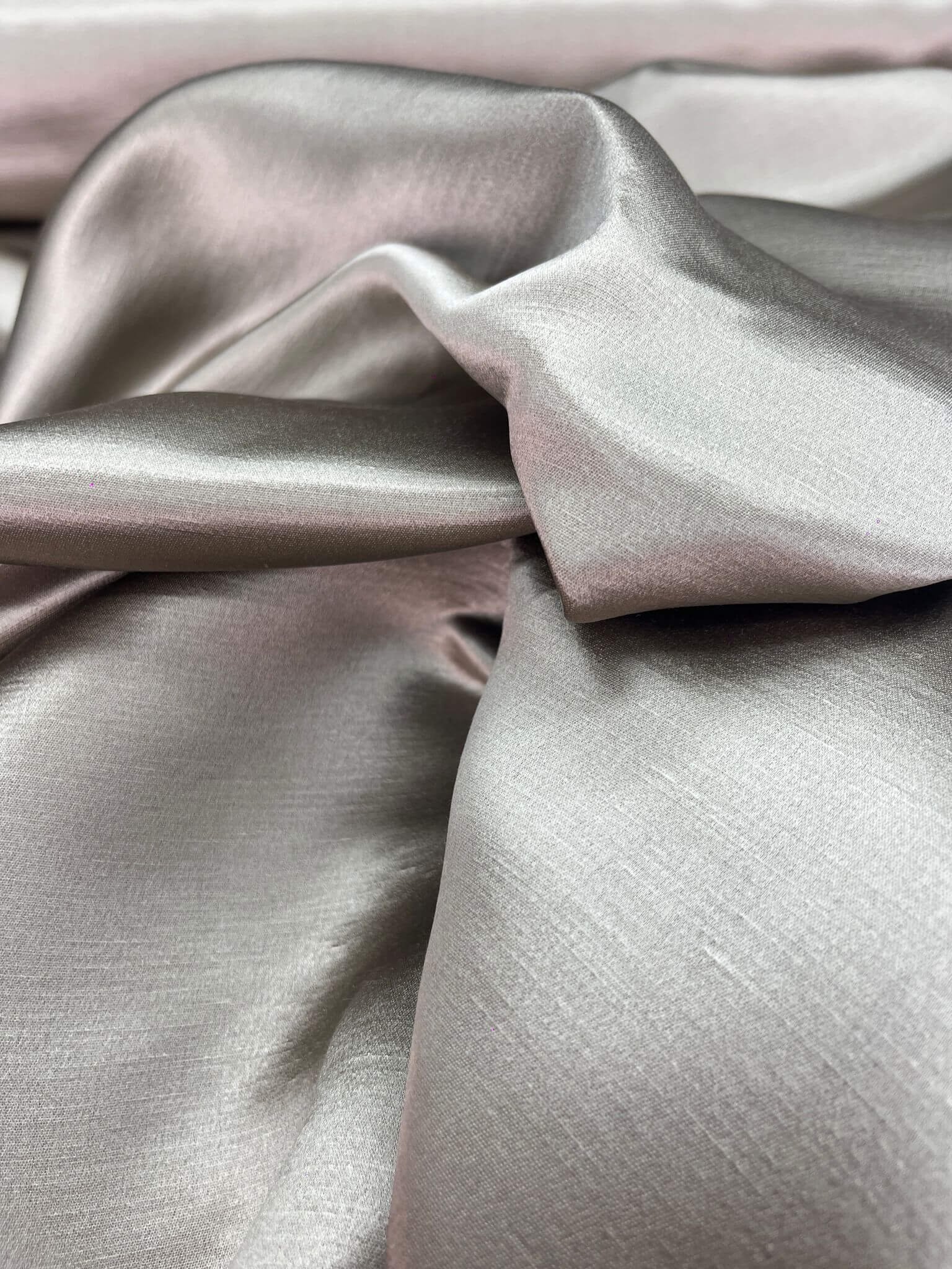Tissu satin de soie et lin beige-relief