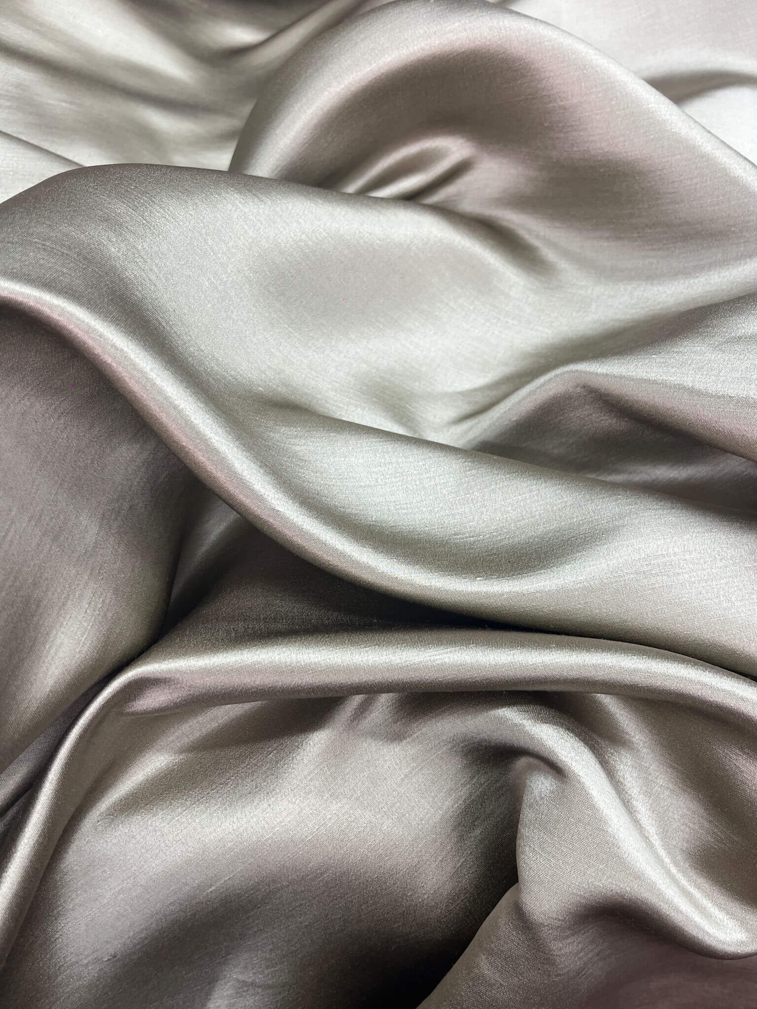 Tissu satin de soie et lin beige-relief