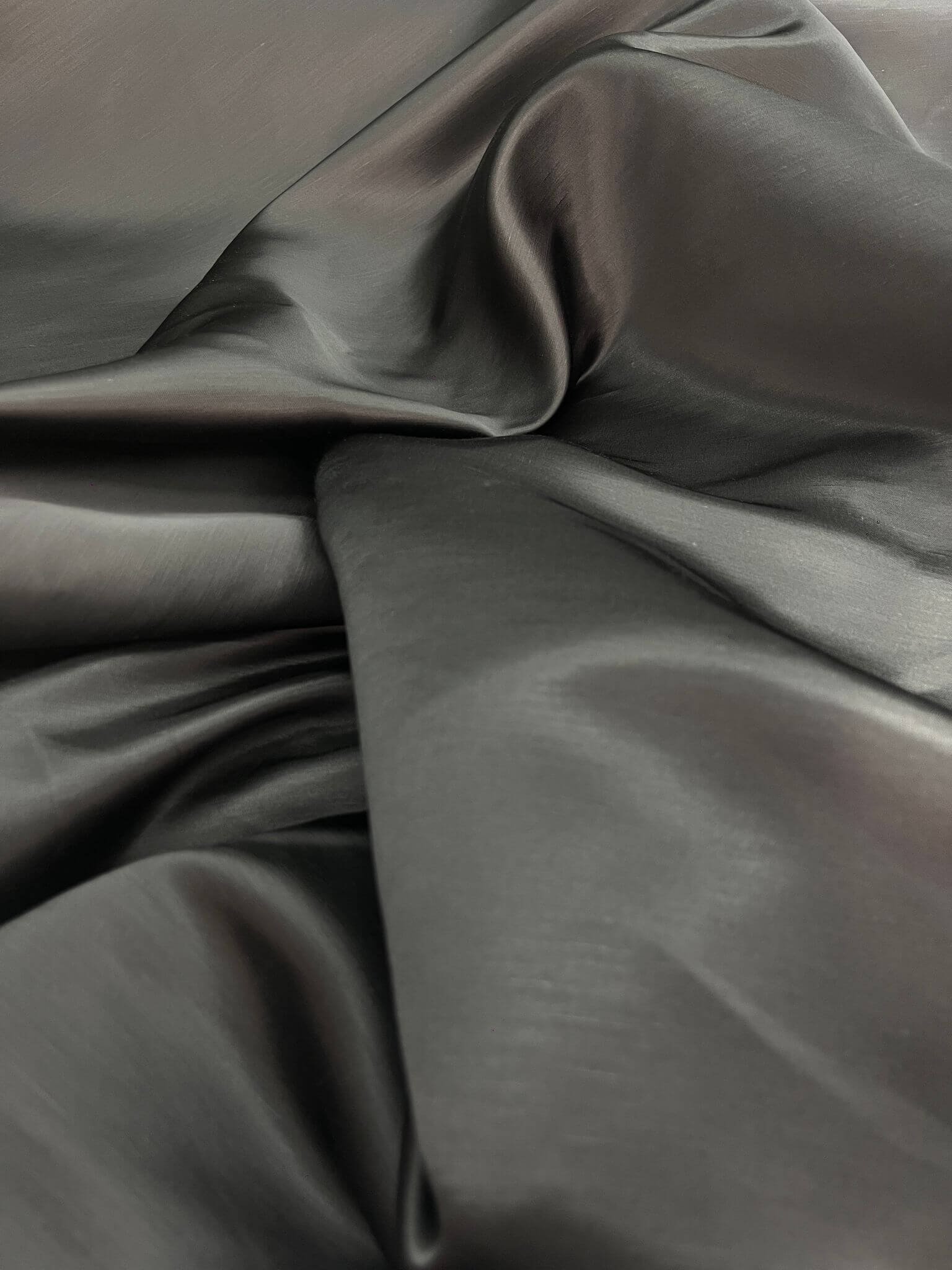 Tissu satin de soie et lin noir-relief