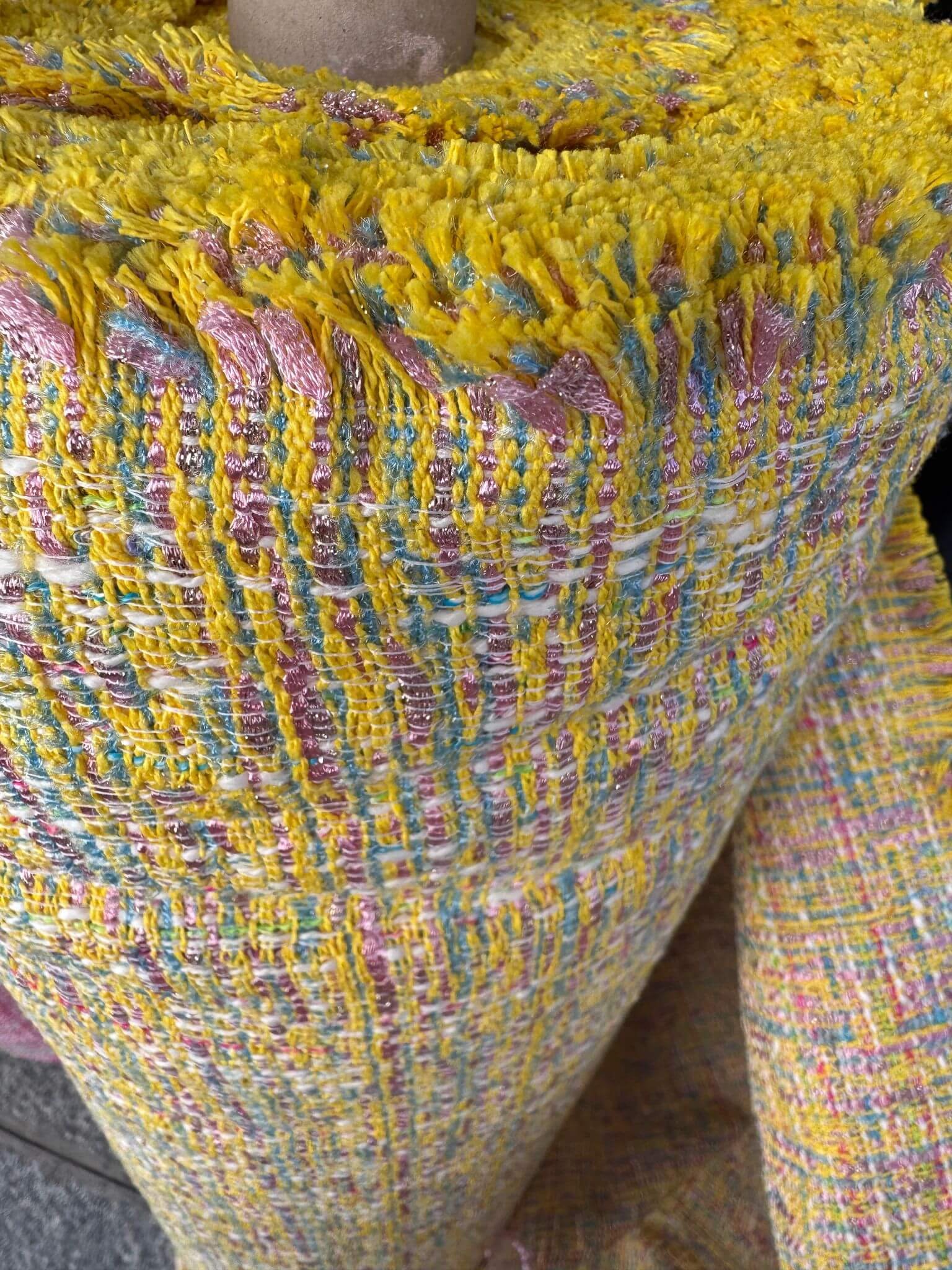 Tissu tweed multicolore jaune-rouleau
