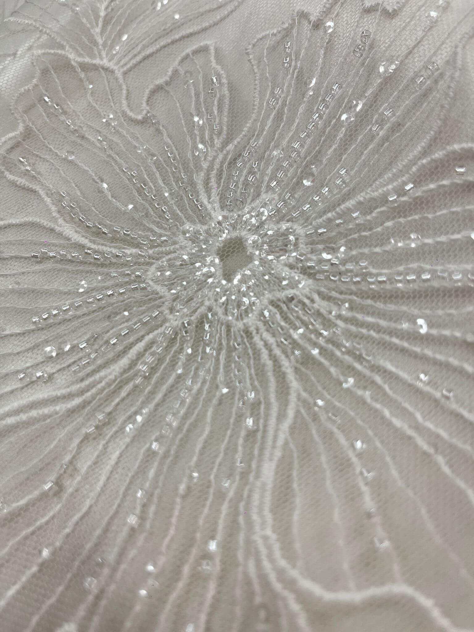 Tulle brodé blanc cassé Zoé