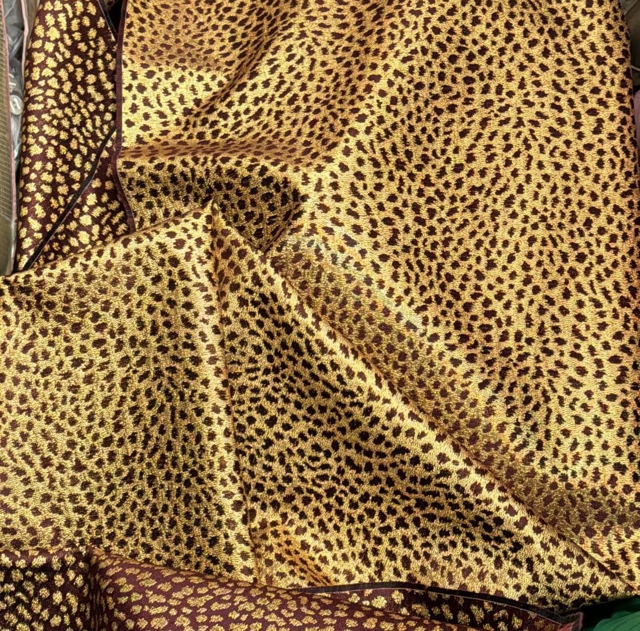 Tissu jacquard double face or-entier (fond or)