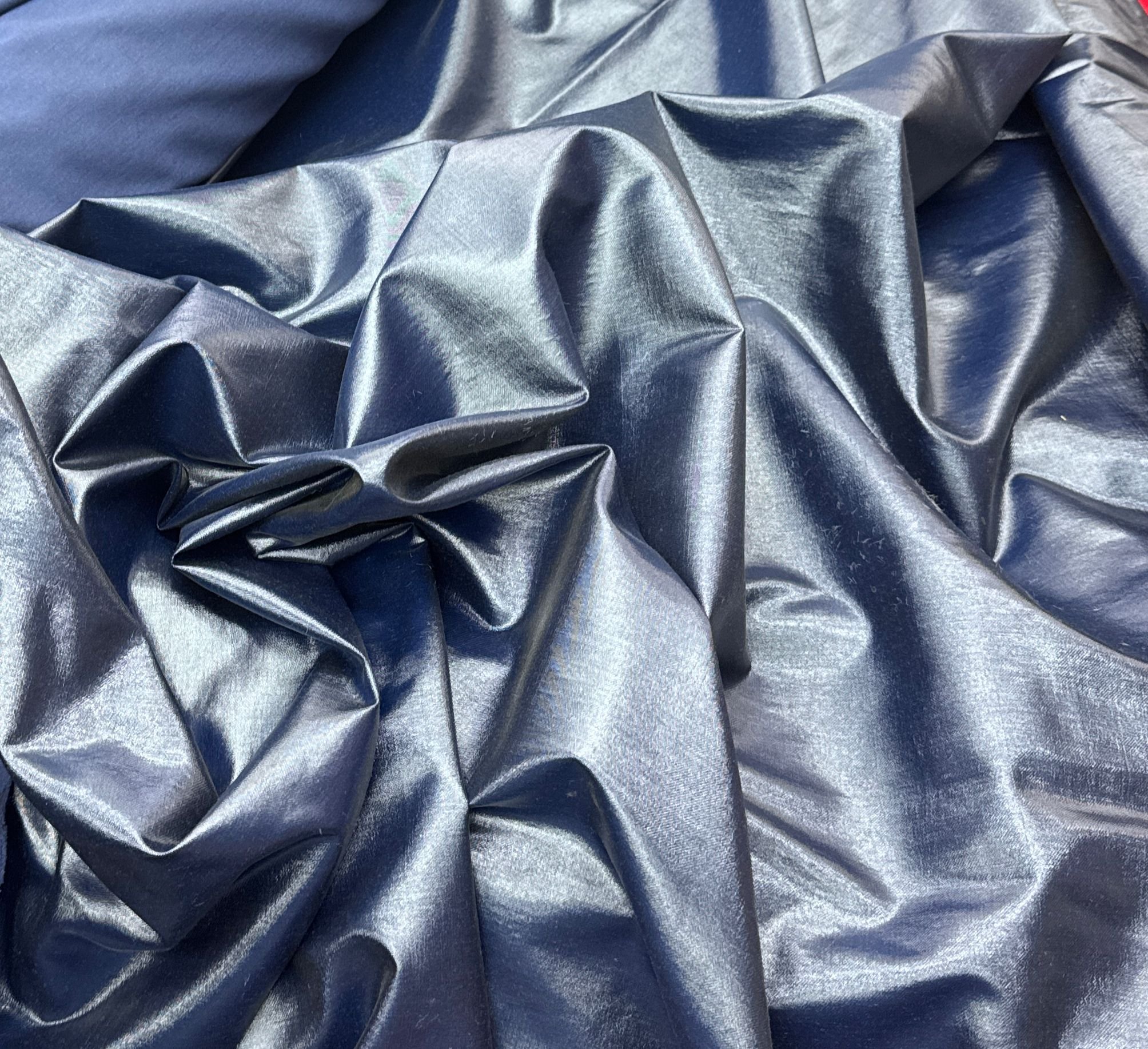 Tissu laqué de laine bleu nuit-relief
