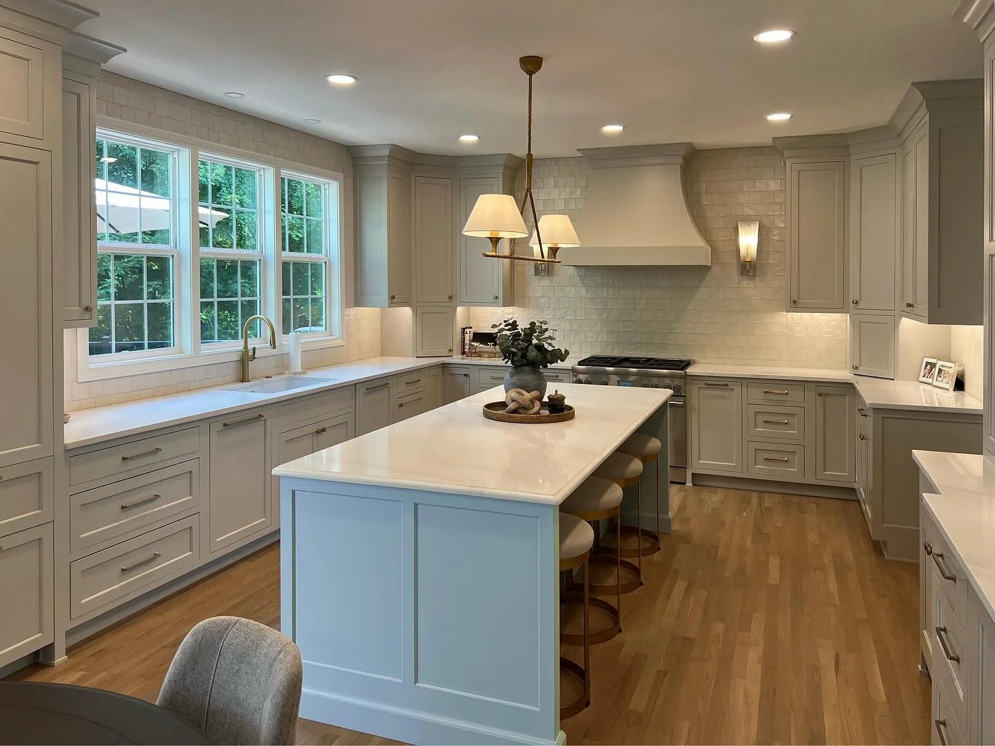 Neutral tones, major transformation! 🤍💫
This kitchen remodel blends soft beige and refined gold tones for a timeless, elevated space. Swipe for before! 

Design: @nimbus9_interiors 

#nimbus9 #nimbus9interiors #cincinnatiinteriordesigner #interiord