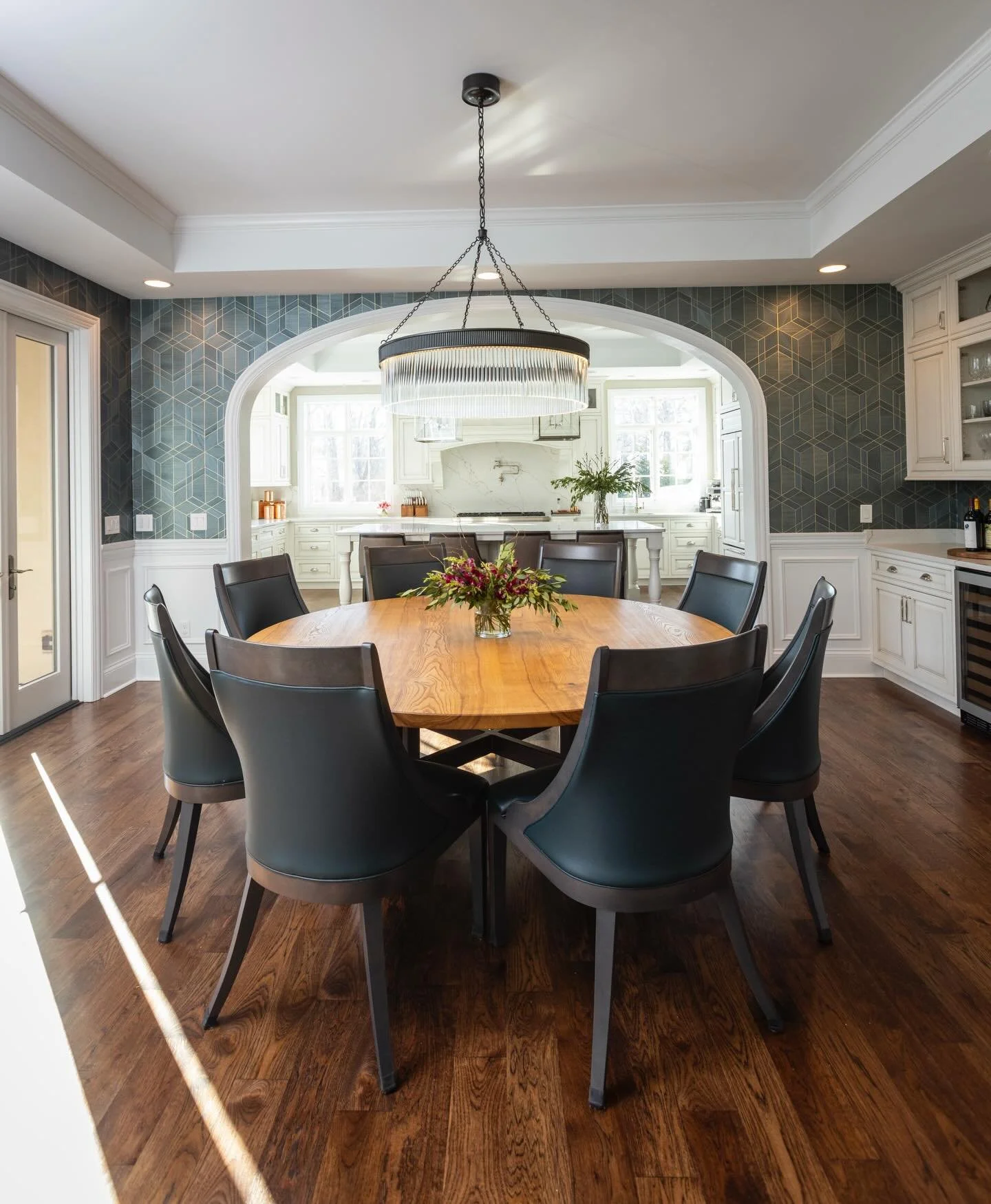 Creating spaces made for gathering, gratitude, and all the cozy moments in between. We&rsquo;re so grateful for all of our incredible clients, contractors, and vendors!! Wishing all a warm &amp; wonderful Thanksgiving! 🥰🤍🍂

Design: @nimbus9_interi