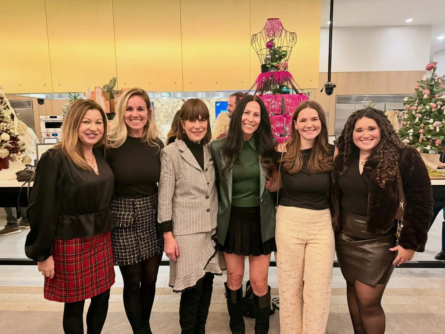 Using our creativity for such a good cause feels SO good! Huge thanks to Tisdel for hosting such an amazing event, and to Pro Kids for the incredible work you do. We were beyond thrilled to win for the second year in a row! 🩷🤍🎄

#nimbus9 #nimbus9i