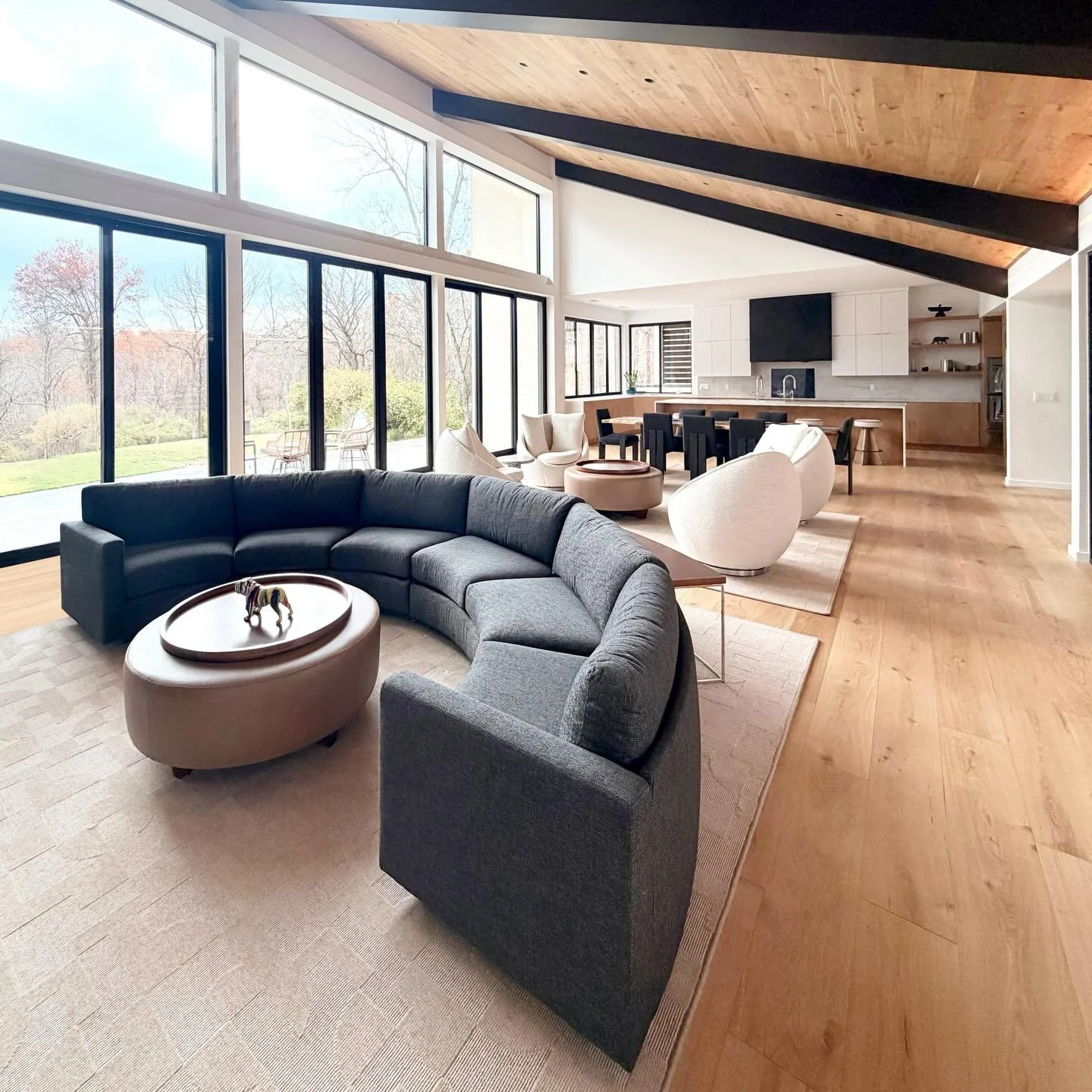 Mid century mood&hellip; Feeling warm &amp; cozy inside on this cold winter day!! 🤍☕️❄️

#nimbus9interiors #cincinnatiinteriordesign #midcenturydesign #nimbus9 #livingroominspiration