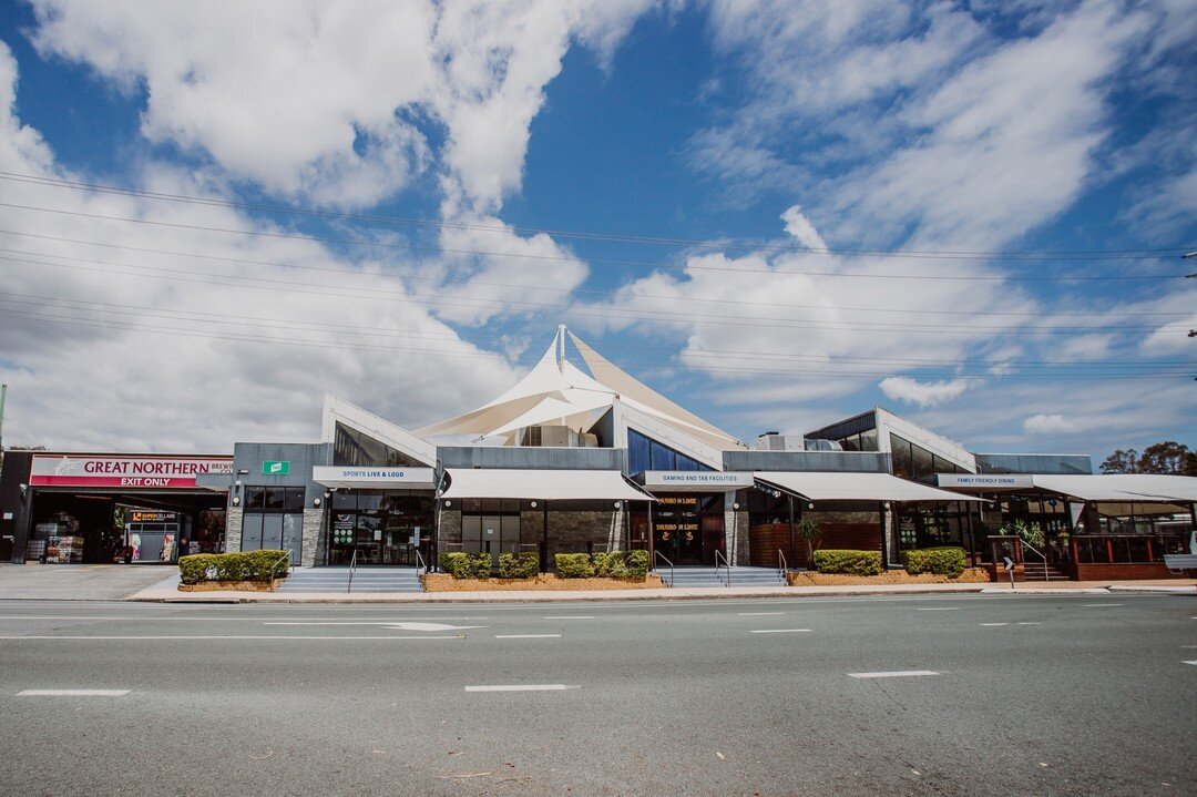 The Boathouse Tavern is a family-friendly hotel that offers affordable pub food with a relaxed atmosphere 7 days a week. 

Located in the heart of Coomera, The Boathouse is perfectly positioned between Brisbane and the Southern end of the Gold Coast,