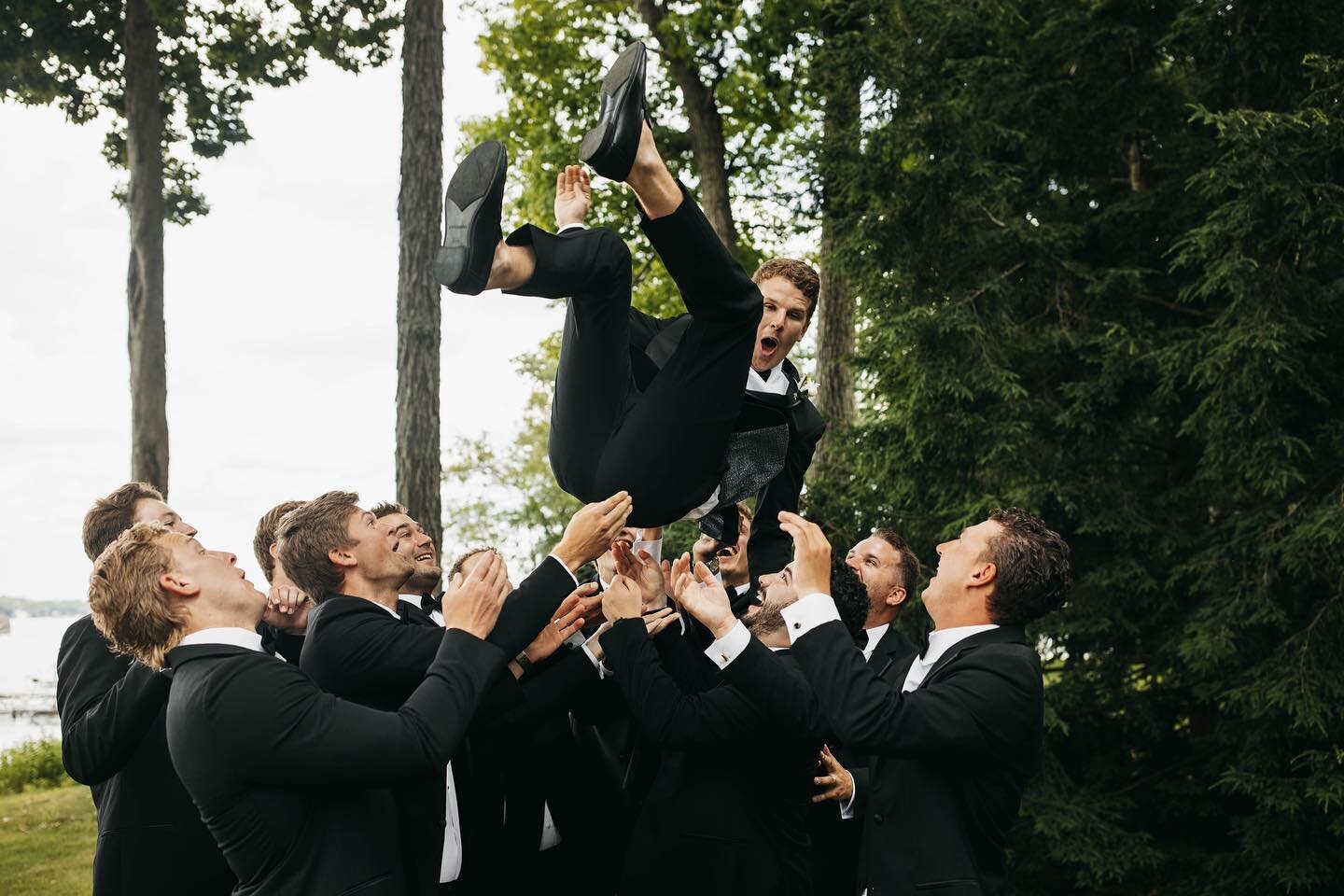 Forever a fan of a groom toss - Happy Friday everyone! 

#thisonesforthegrooms #groomtoss #friday #fridayvibes #summerwedding #funday #cheerstotheweekend #weddingphotographer #weddingphotography