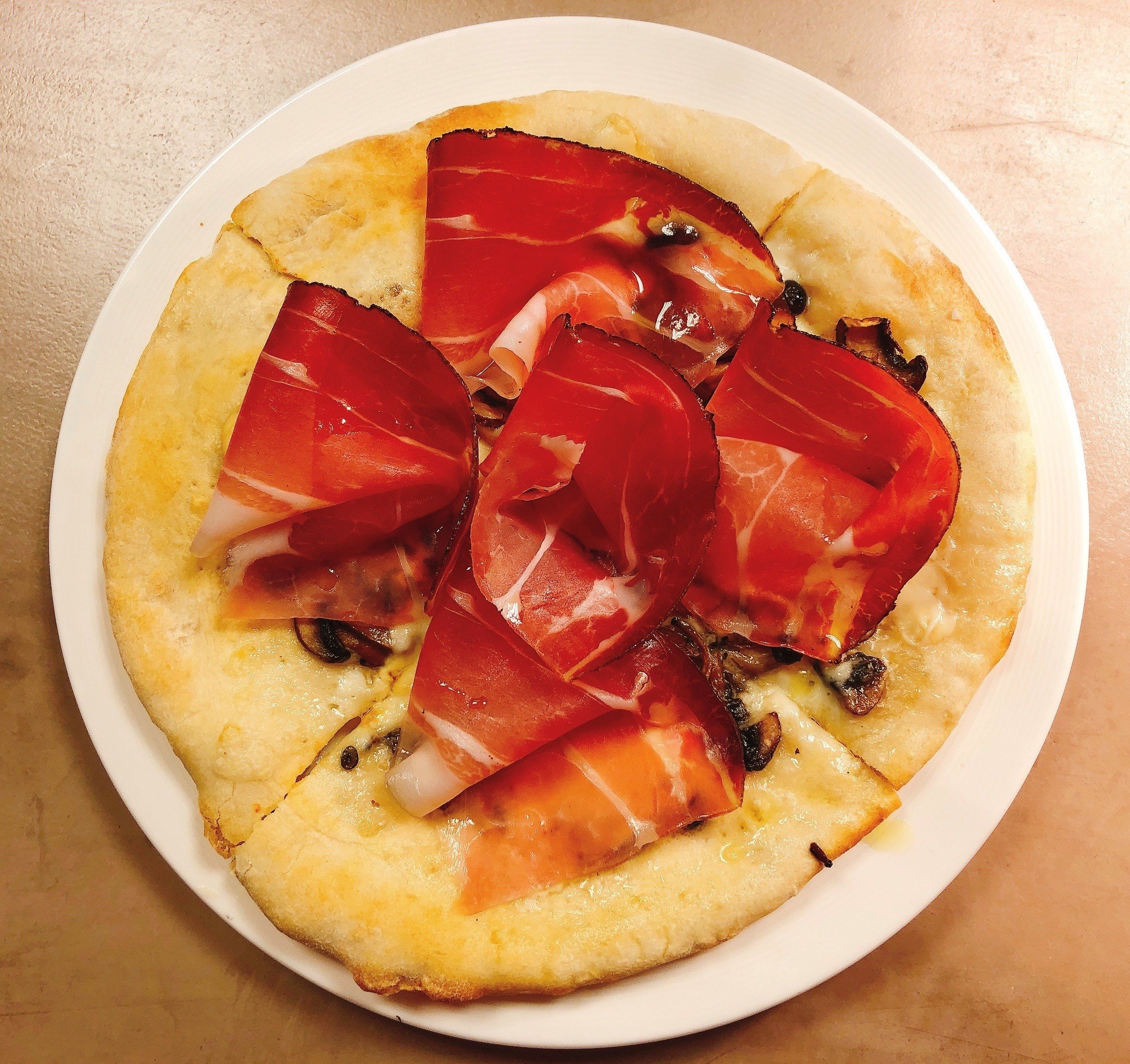 Food Pizzetta Speck.jpg