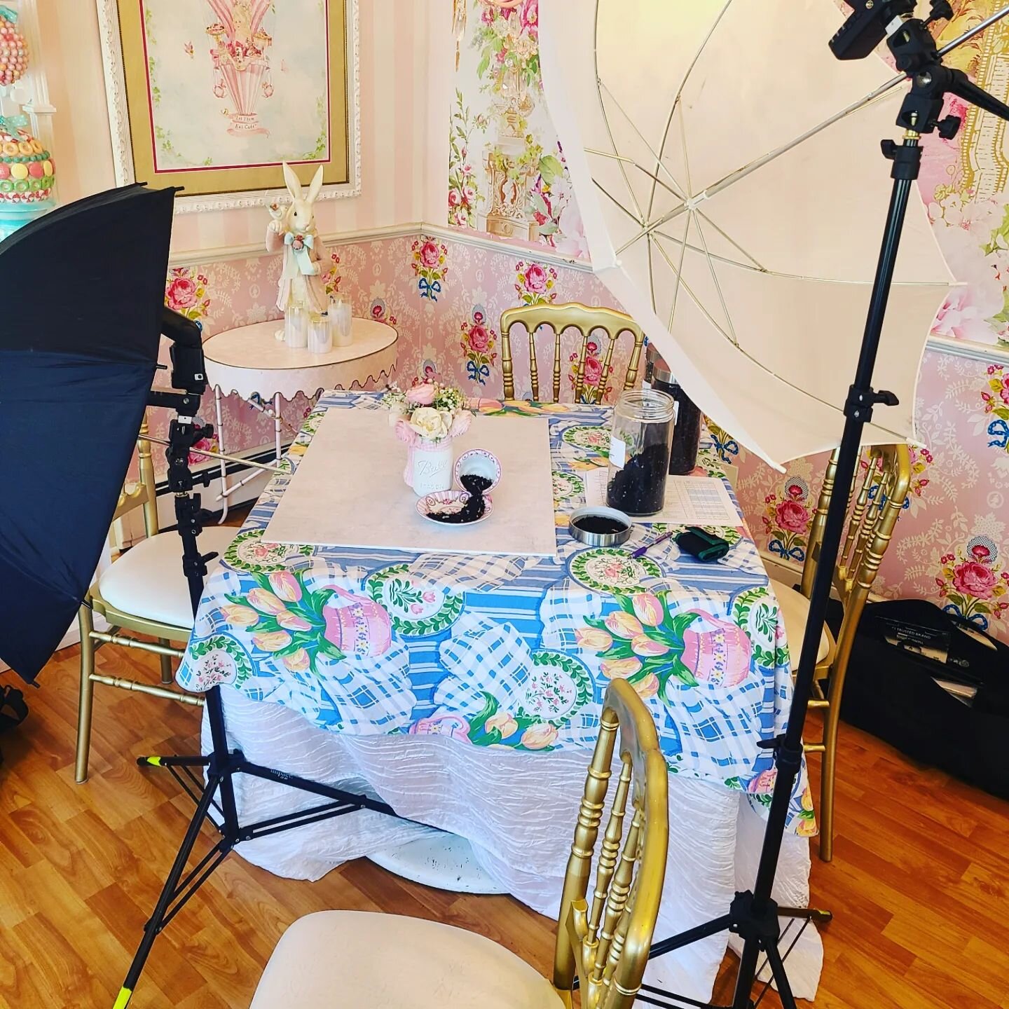 🫖We've been working on taking product/stylized photos of Fancy That's loose leaf teas over the past few weeks.

📸 We have a few more days of shooting ahead of us and cannot wait for you all to see the final product. 😀 

In the meantime, go show th