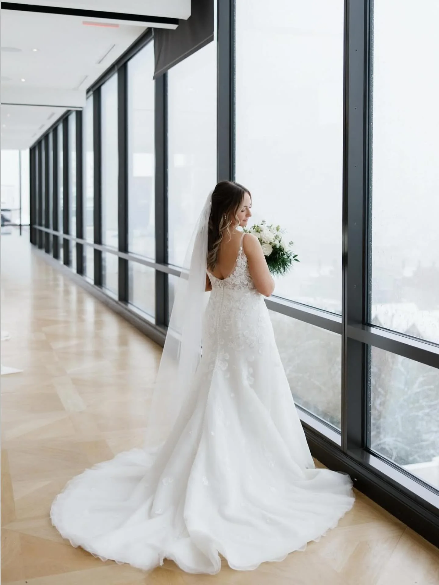 Winter Weddings ❄️

&mdash;&mdash;&mdash;&mdash;&mdash;&mdash;&mdash;-

 TO INQUIRE:
&bull;2026 is filling up!
&bull;2027 BOOKING NOW

Please email info@avbeautybar.com for pricing and availability, we would love to work with you!

#ohiomakeup #ohiom