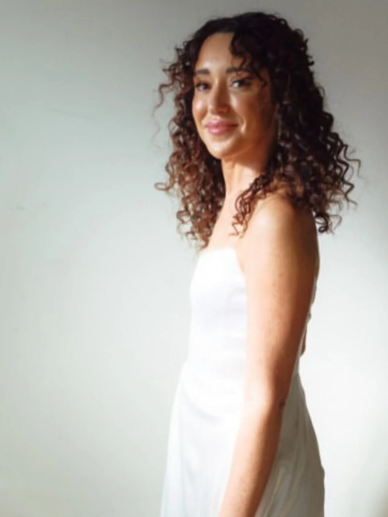 Effortlessly Bridal Perfection 💕

&mdash;&mdash;&mdash;&mdash;&mdash;&mdash;&mdash;-

 TO INQUIRE:
&bull;2026 is filling up!
&bull;2027 BOOKING NOW

Please email info@avbeautybar.com for pricing and availability, we would love to work with you!

#oh